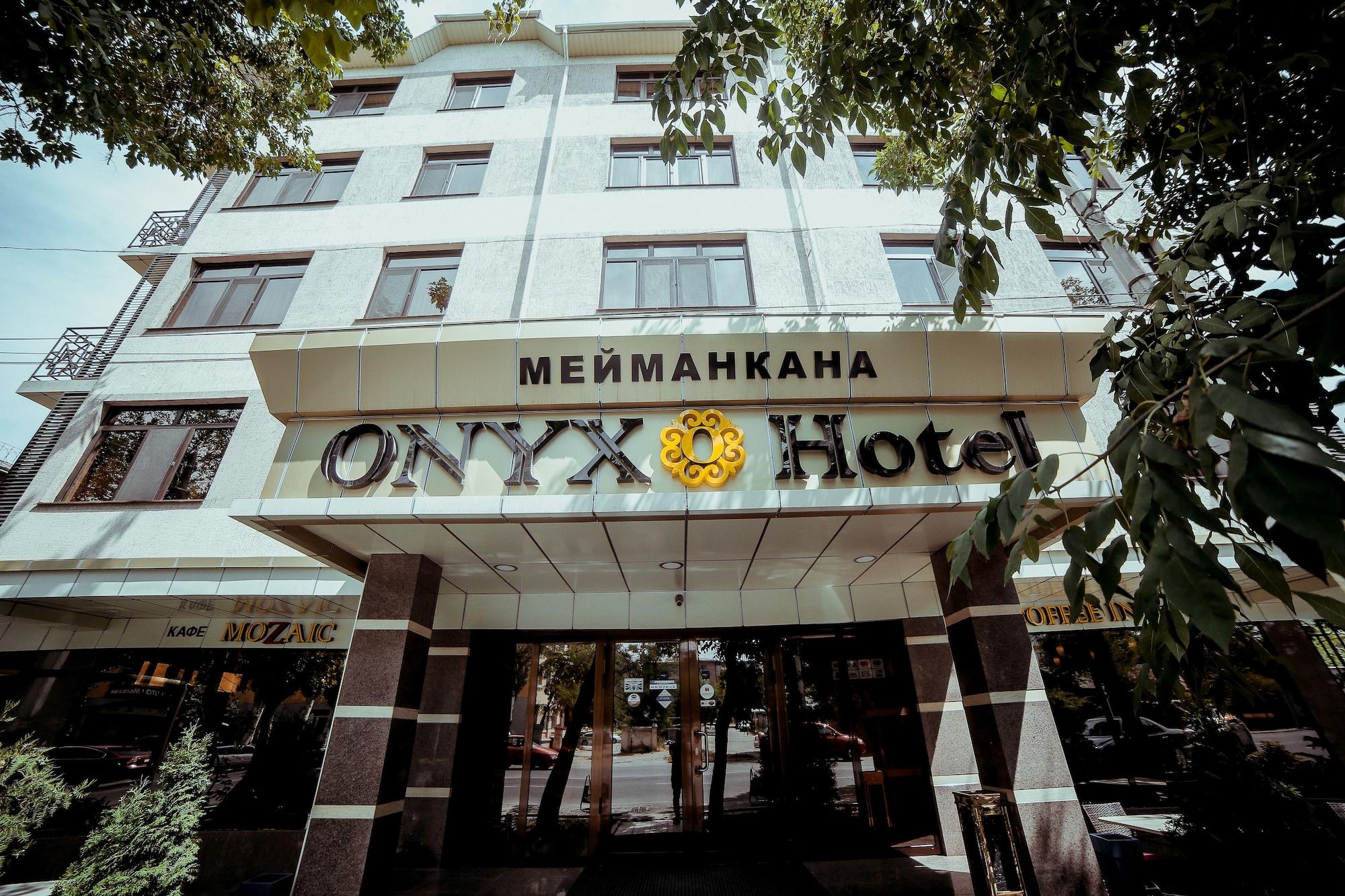 Vista Exterior Onyx Hotel