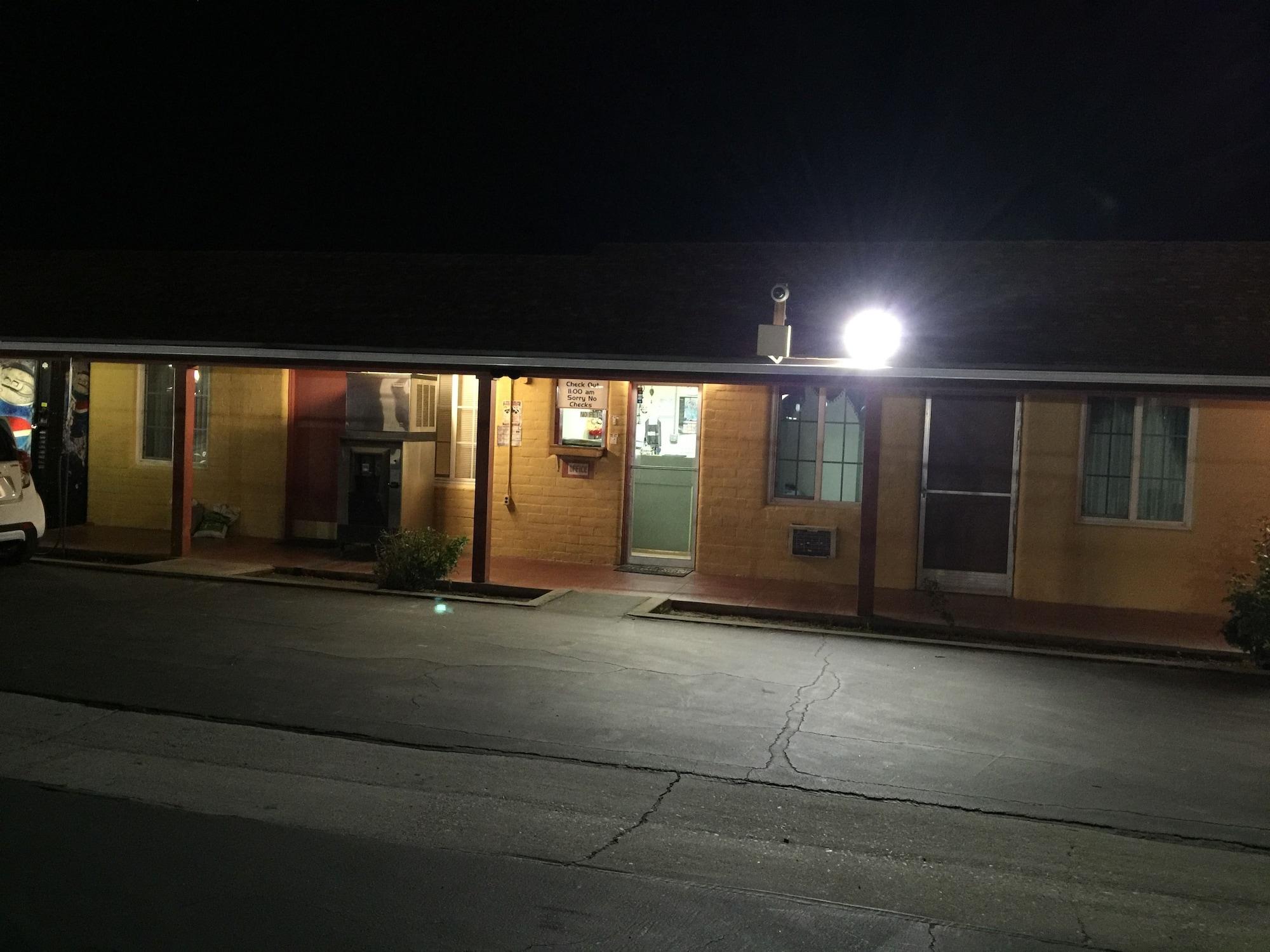 Vista Lobby Hacienda Motel