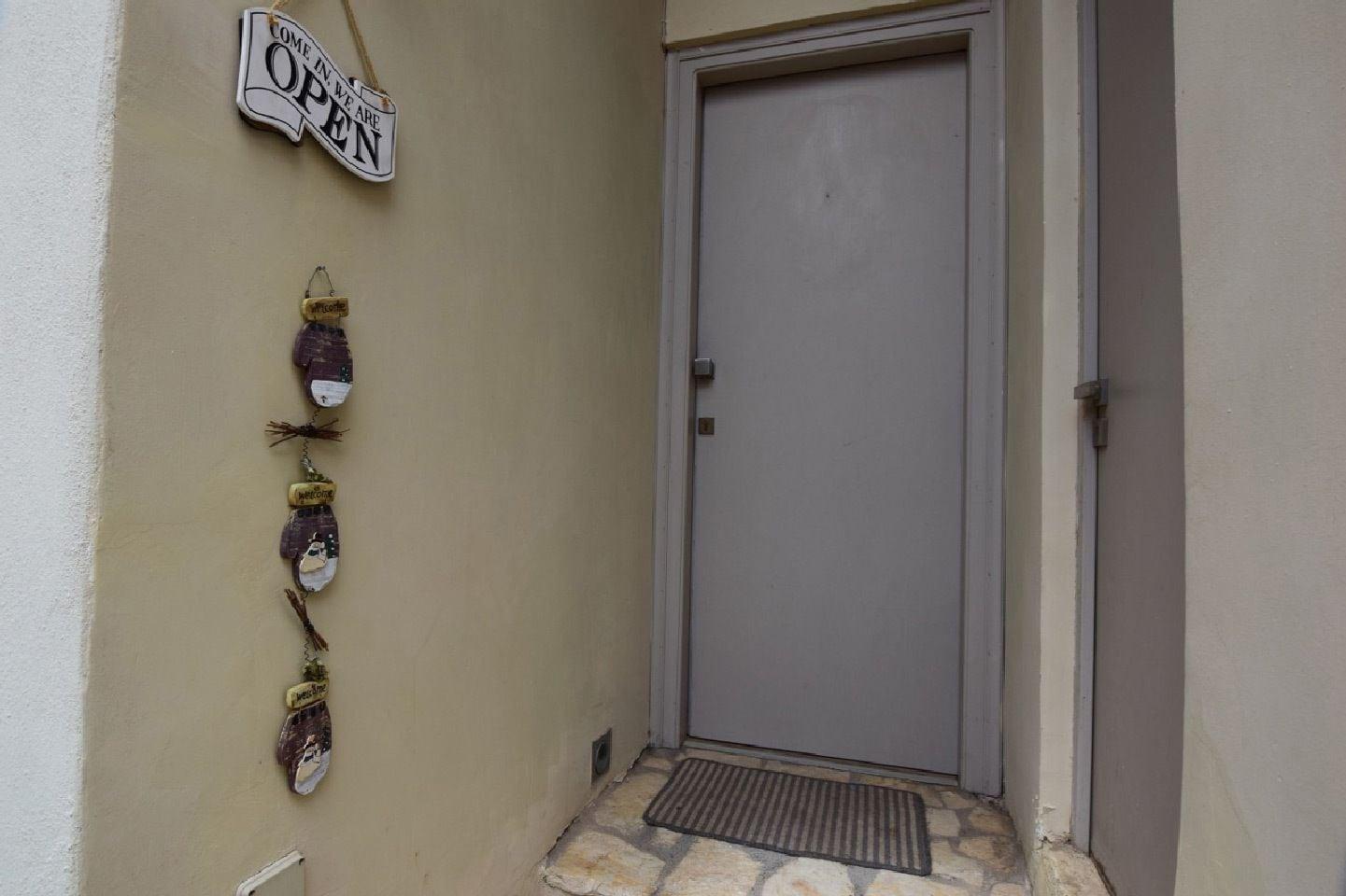 Vista Exterior Arahova Pansion