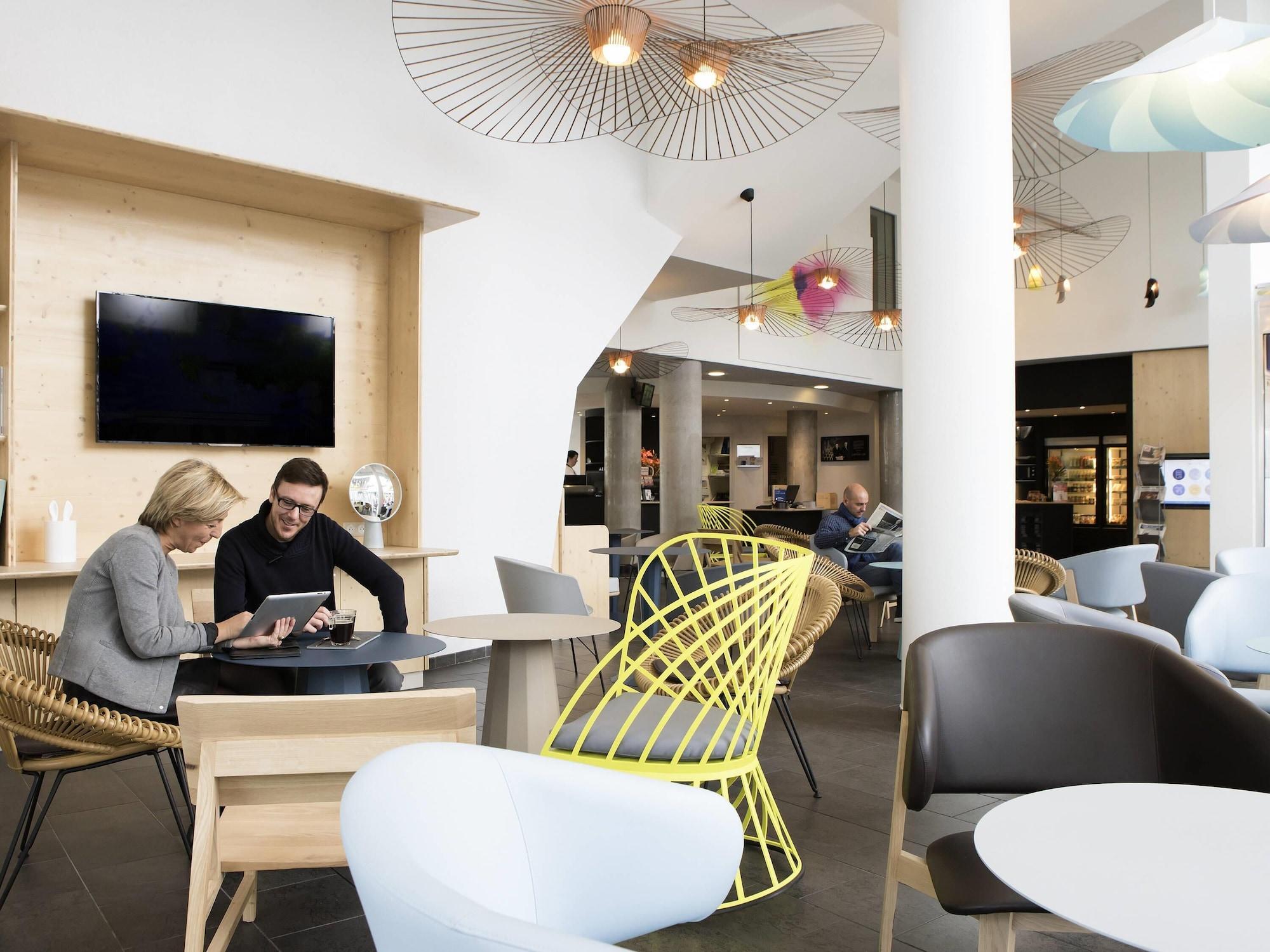 Bar/Salón Novotel Suites Gare Lille Europe