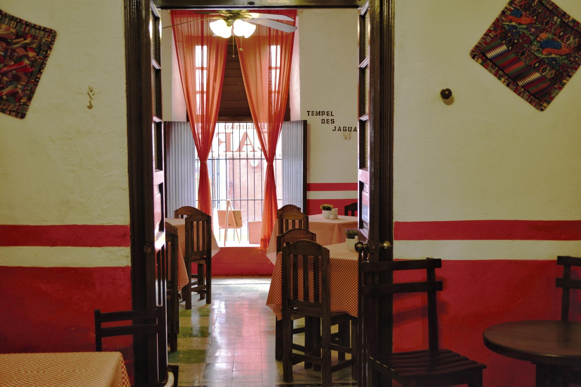 Restaurant Balamku Hotel Cafe