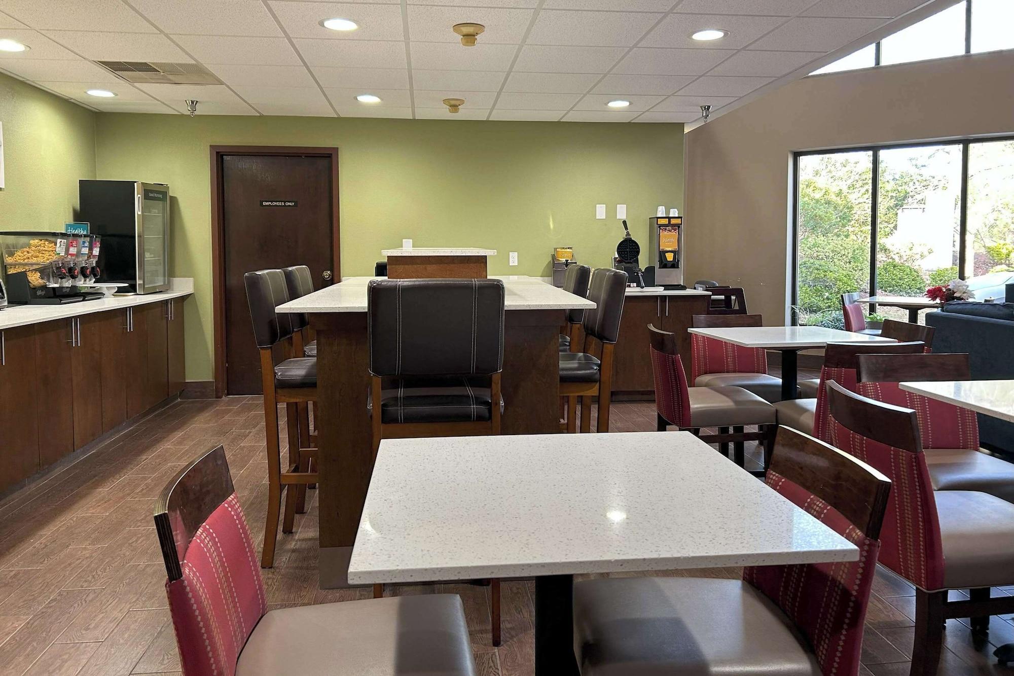 Restaurant Quality Inn & Suites Tarboro - Kingsboro