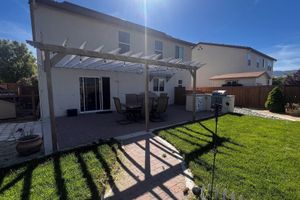 Alquiler Vacacional - NEW! Cozy 4-bedroom house in terrific South Reno. HOT TUB, AC & PET FRIENDLY