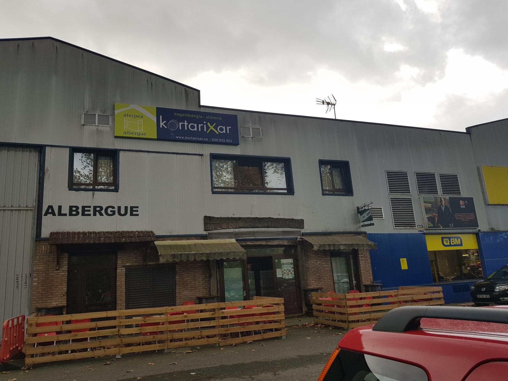 Vista Exterior Albergue Kortarixar