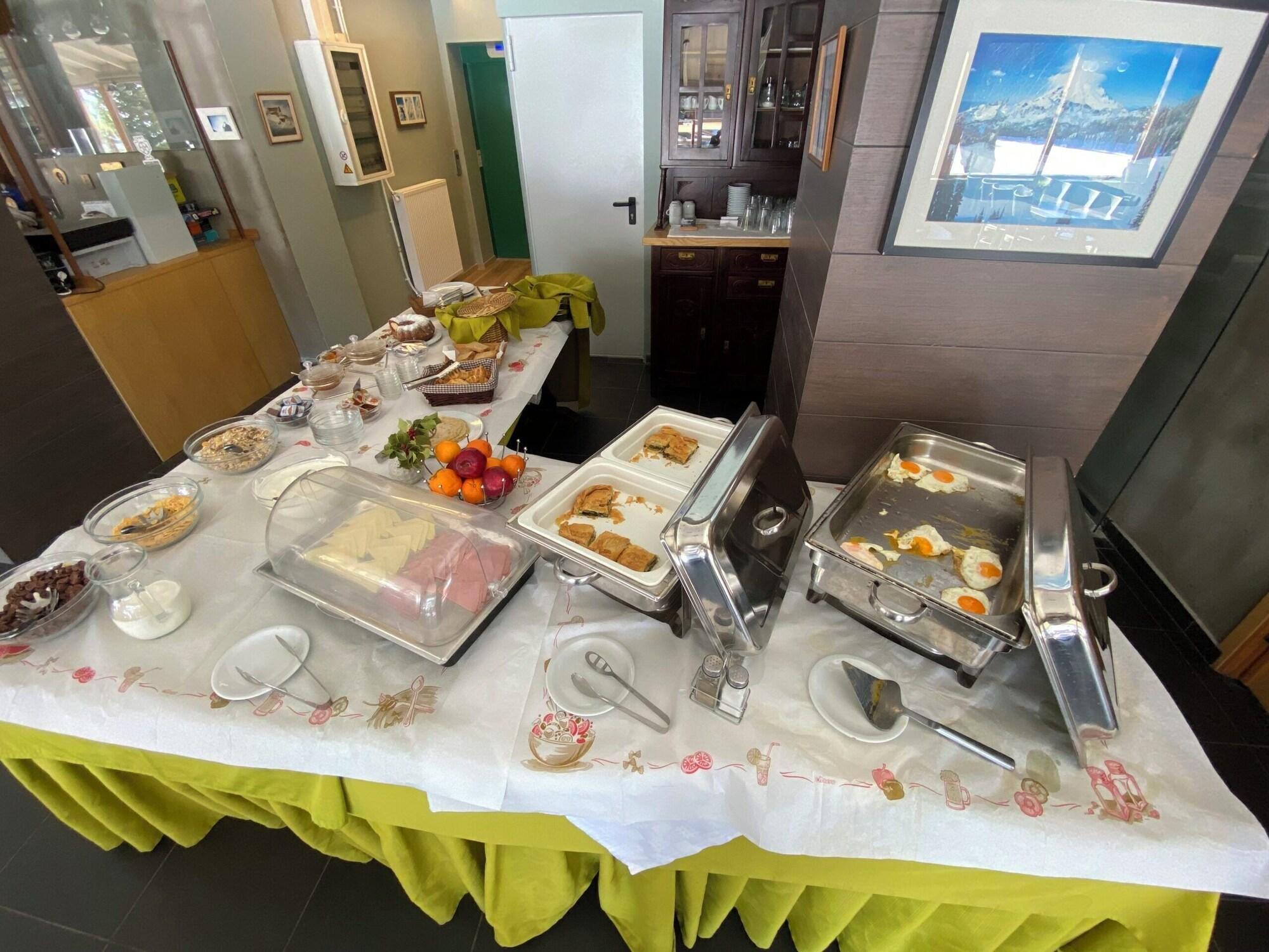 Restaurant NAOUSSA MOUNTAIN RESORT