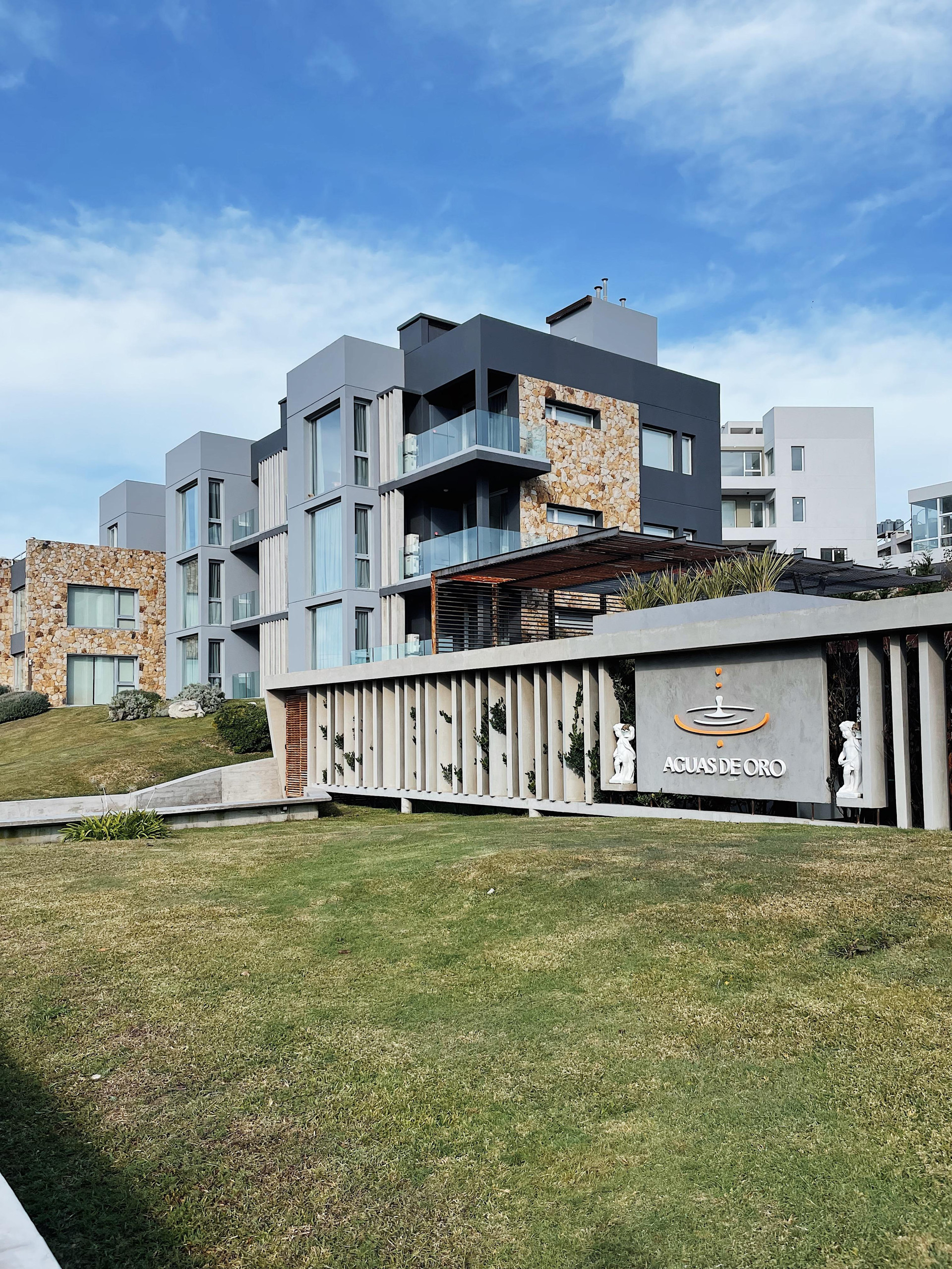 Vista Exterior Aguas de Oro