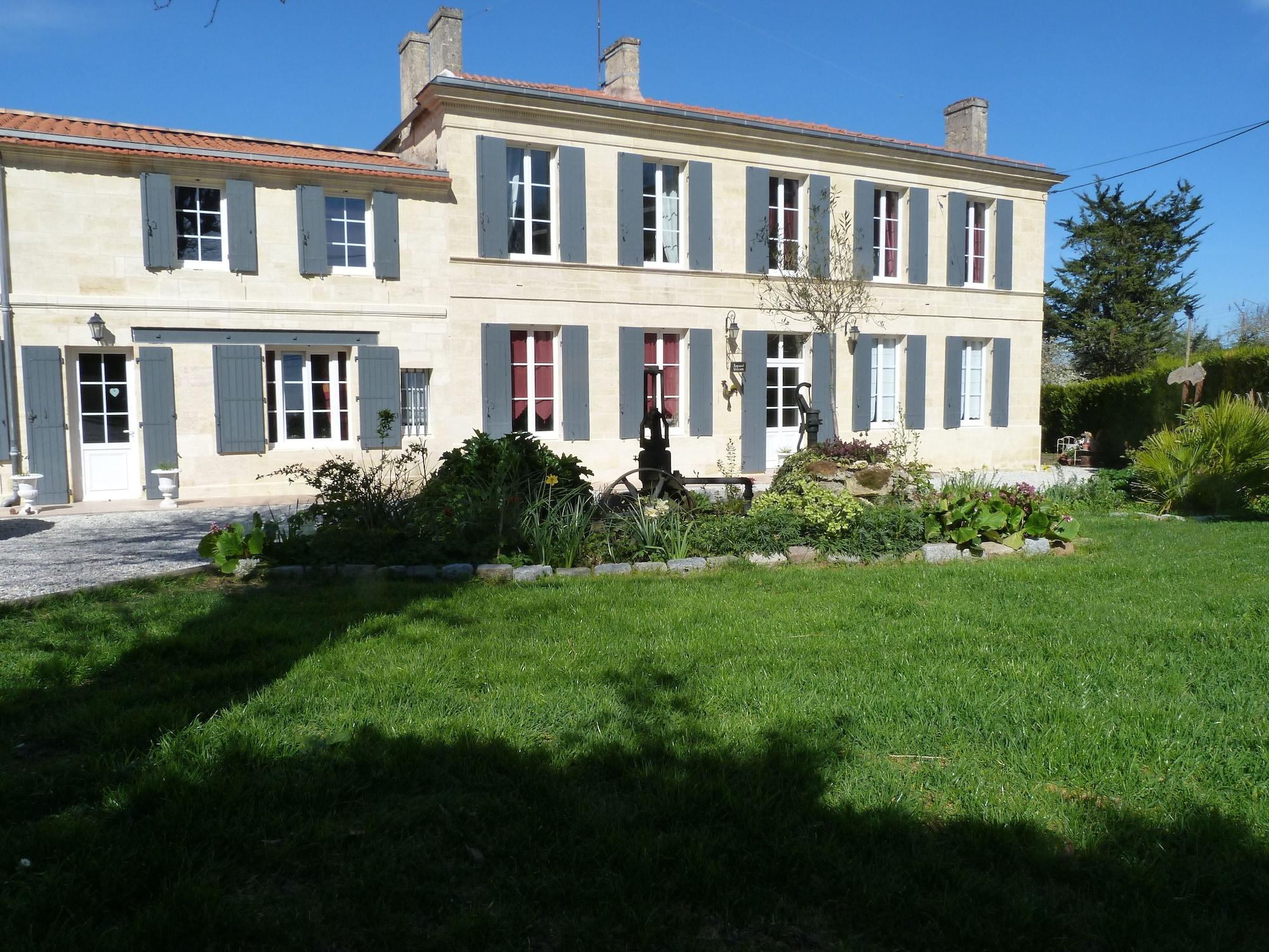 Varios Domaine des Deux Cedres