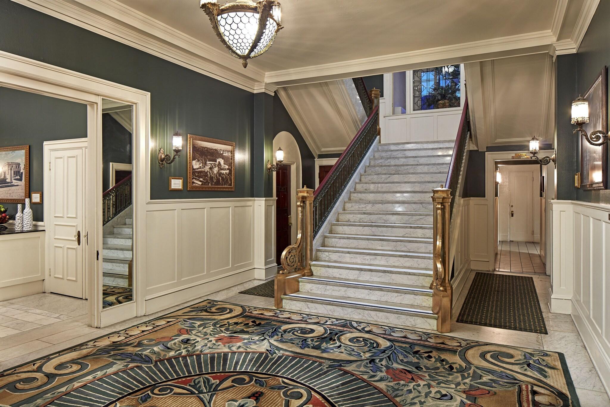 Vista Lobby Glorietta Bay Inn Coronado Island