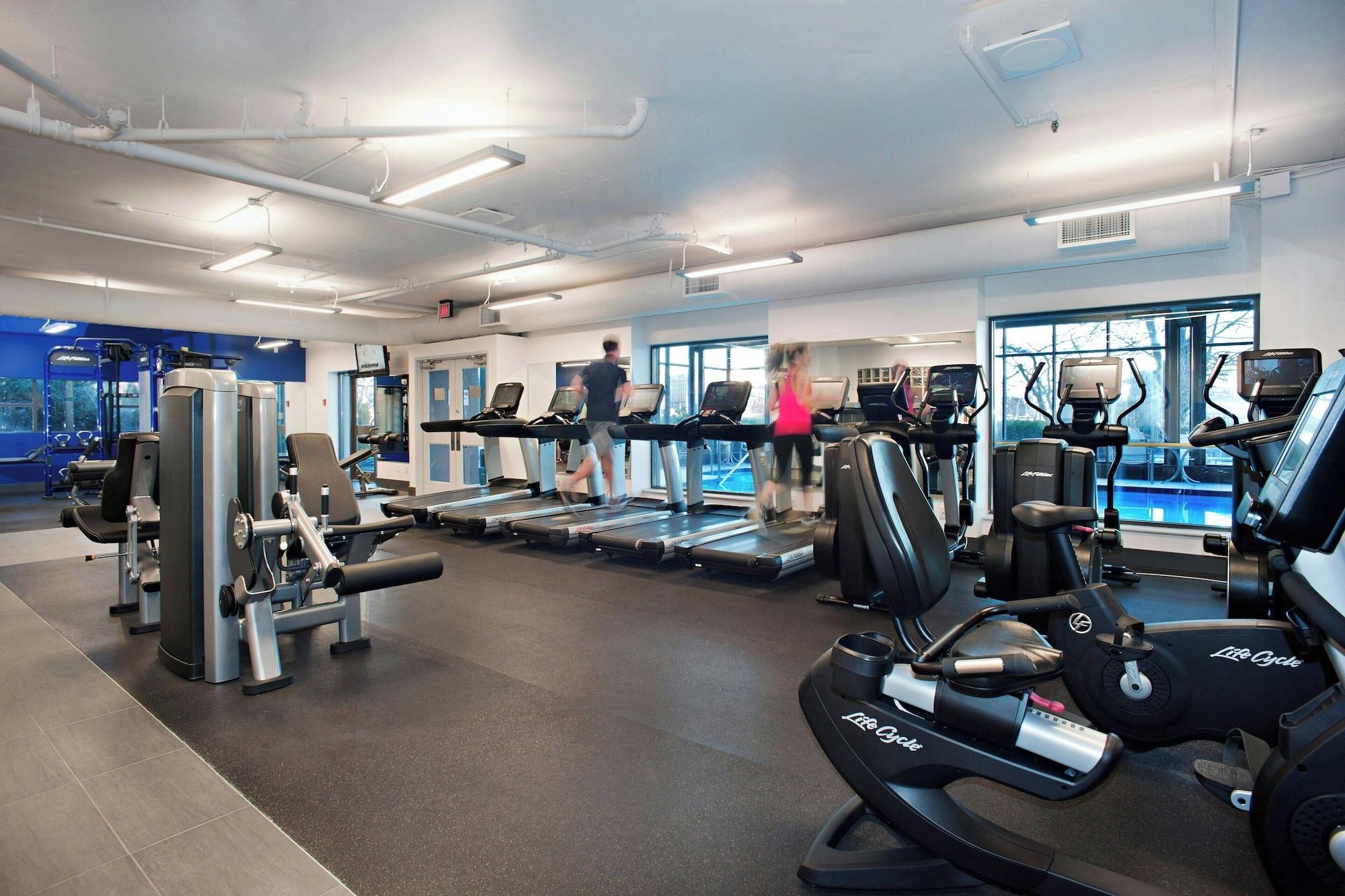 Gimnasio Delta Hotels by Marriott Victoria Ocean Pointe Resort