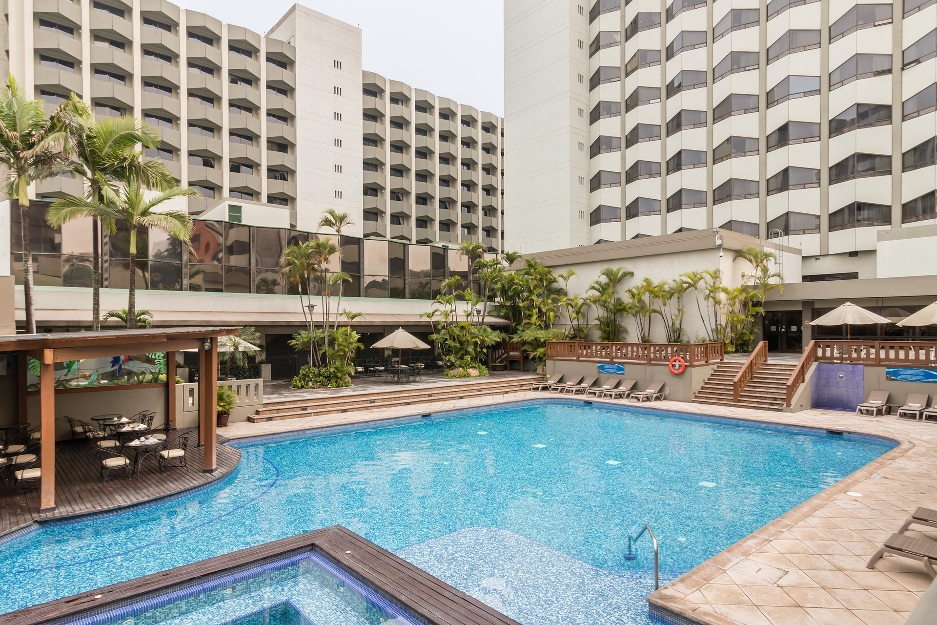 Vista Piscina Barceló Guatemala City Hotel
