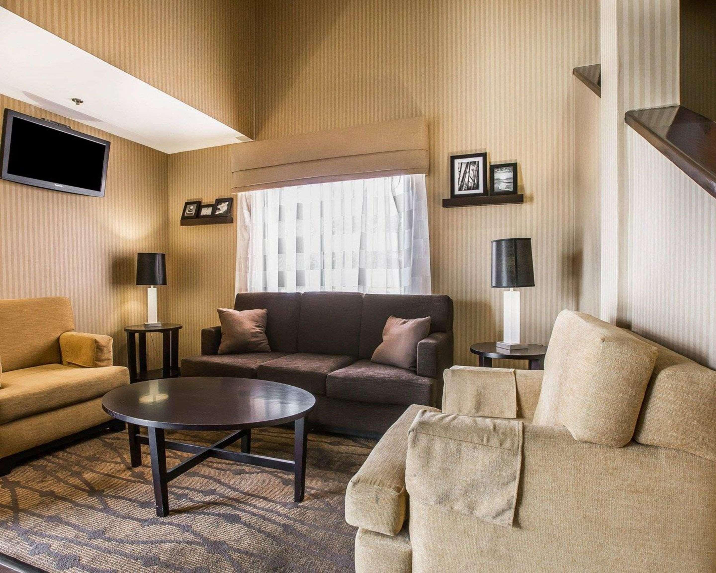 Vista Lobby Sleep Inn Bessemer Helena