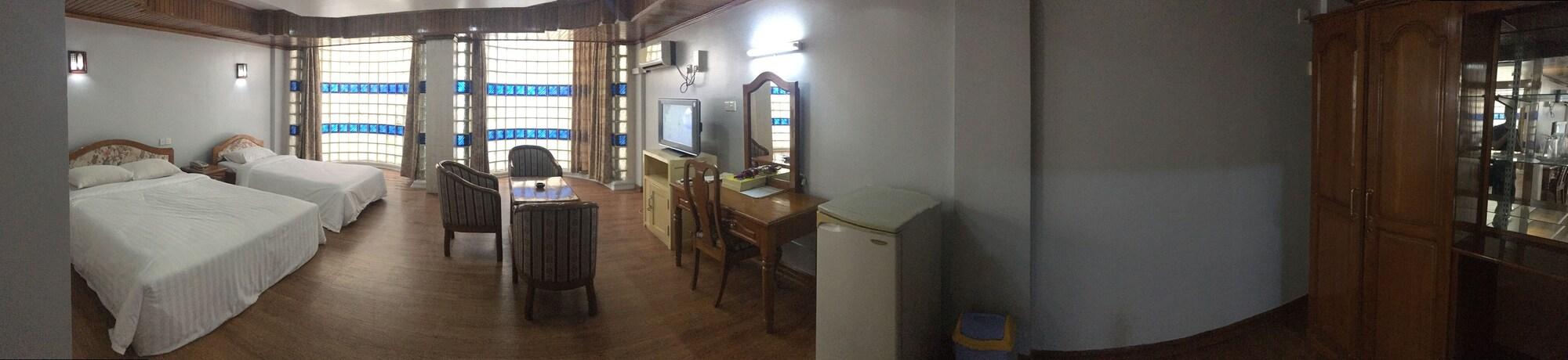 Varios Royal White Elephant Hotel