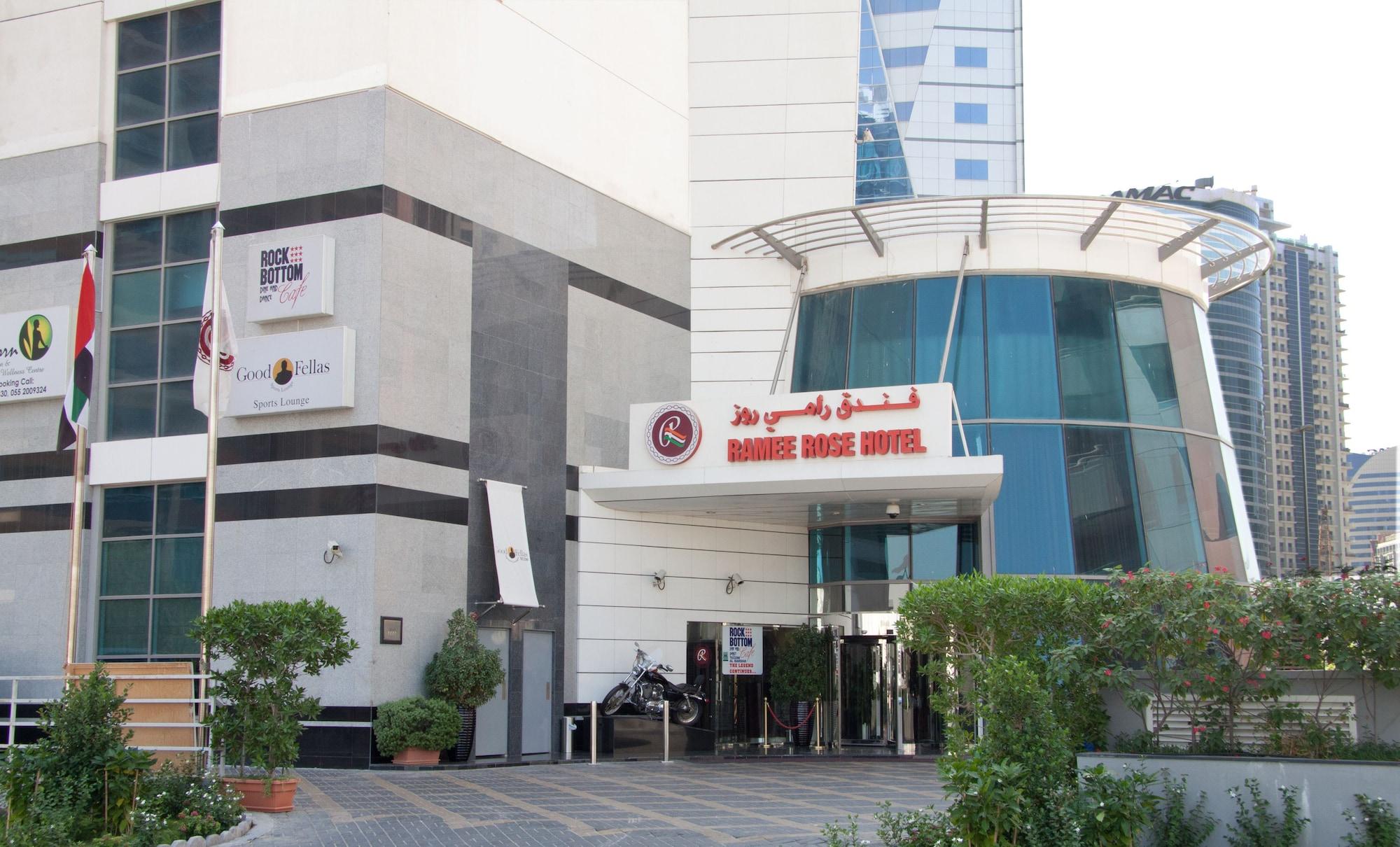 Vista Exterior Ramee Rose Hotel