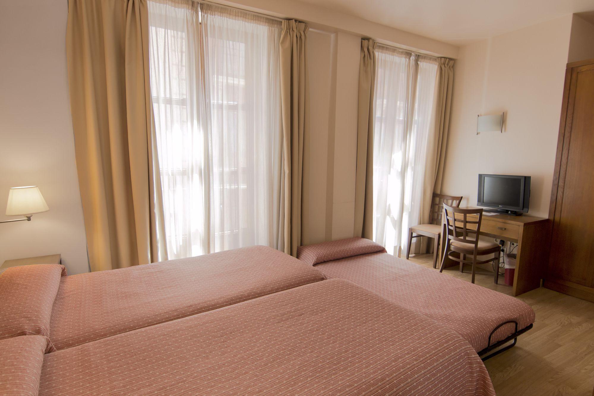 Guest room Hotel Granada Centro