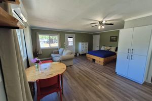 Alquiler Vacacional - Cozy garden cottage in North Qualicum