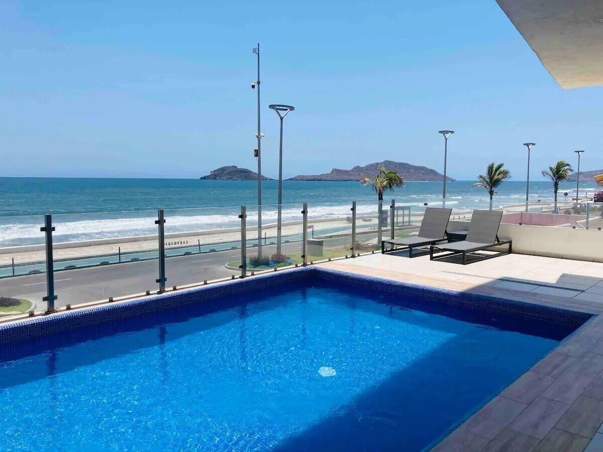Varios Condos Portico