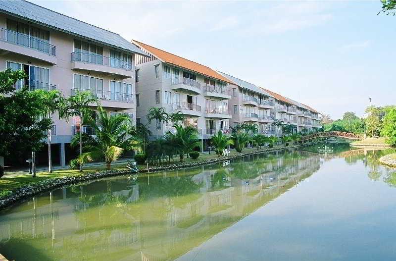 Vista Exterior The Leela Resort & Spa Pattaya