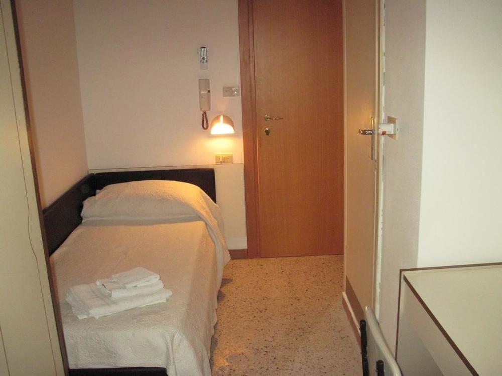 Habitación Hotel TV