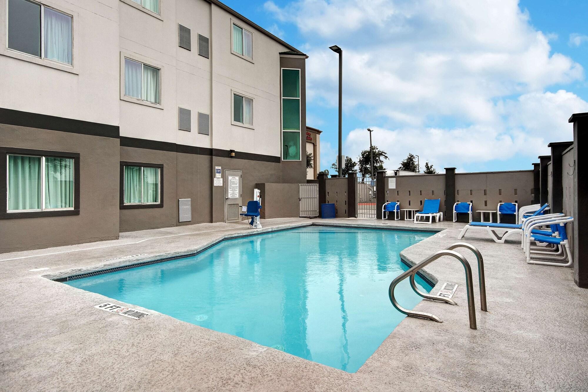 Vista Piscina Motel 6 Pharr, TX