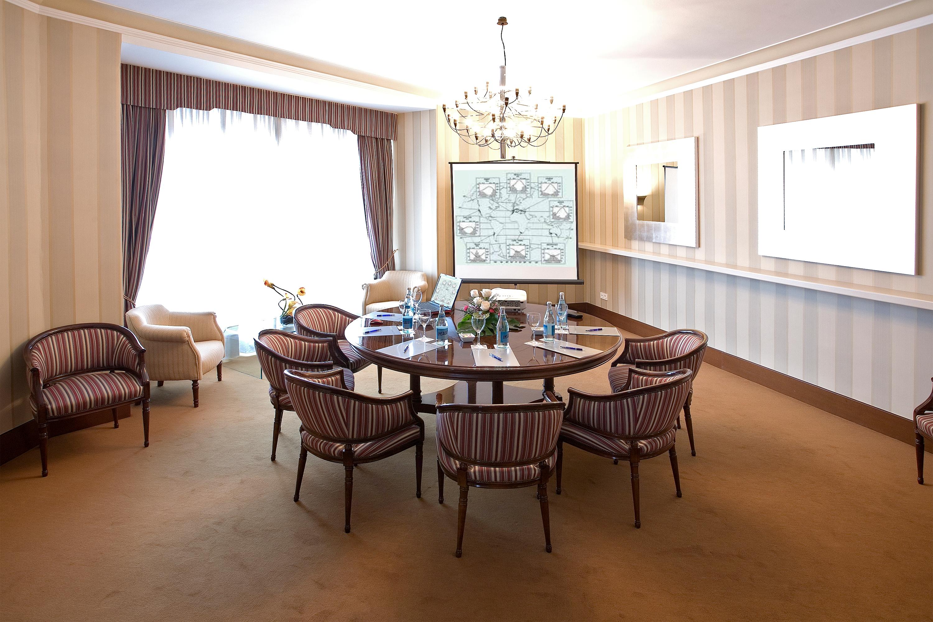 Centro de Negocios Hotel Carlton