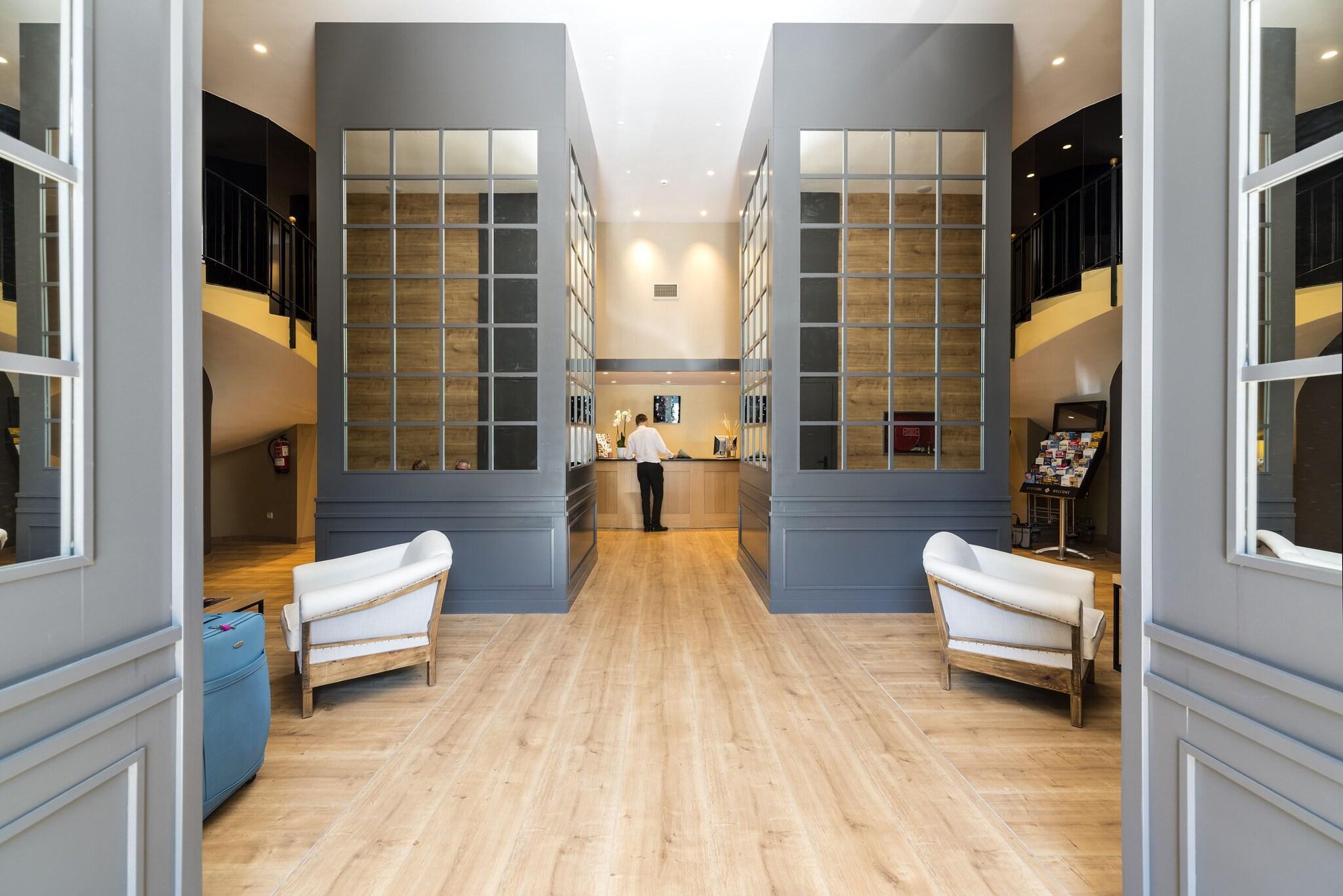 Vista Lobby Guitart Grand Passage