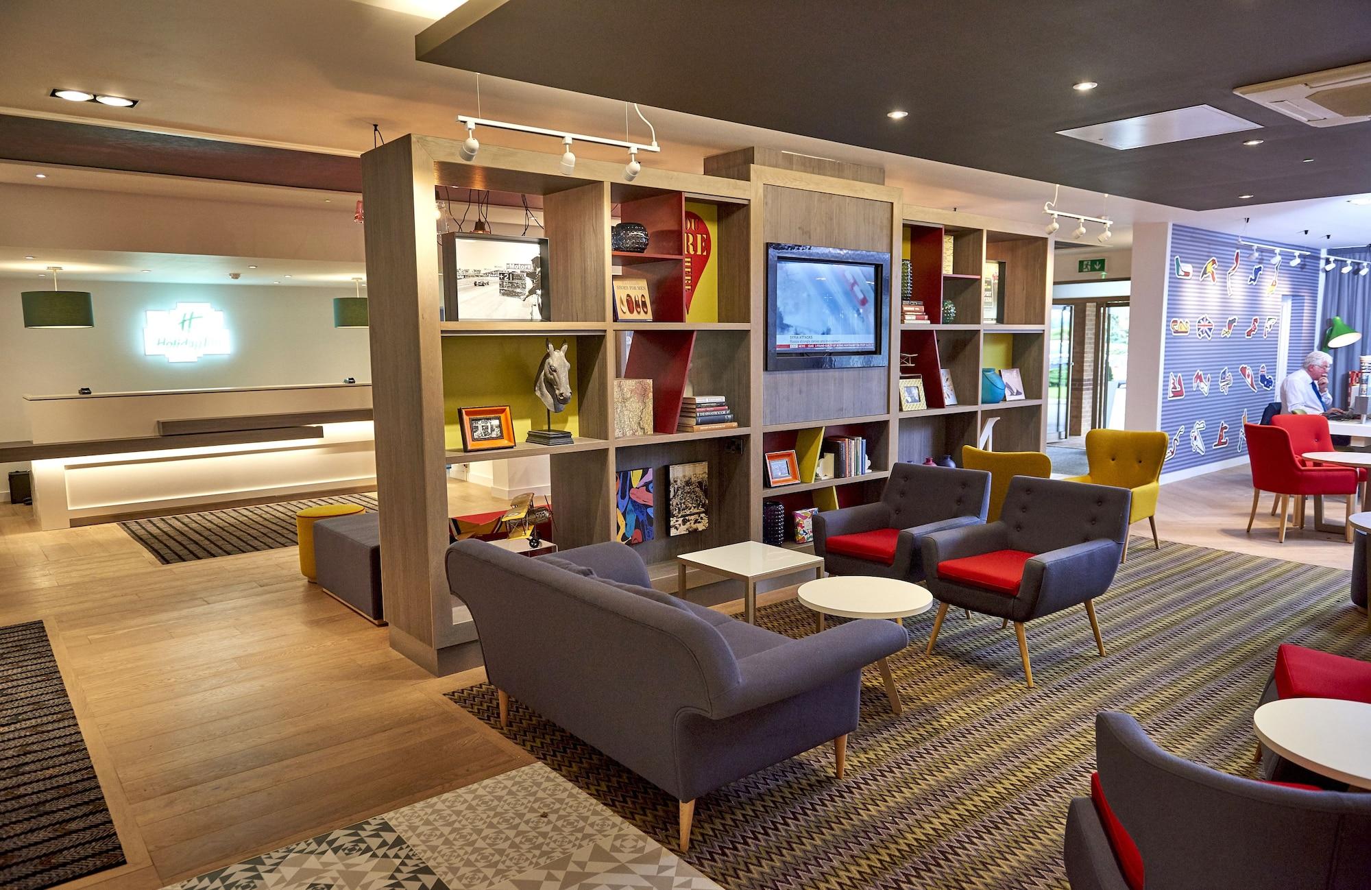 Vista Lobby Holiday Inn Northampton West M1, Jct 16 by IHG