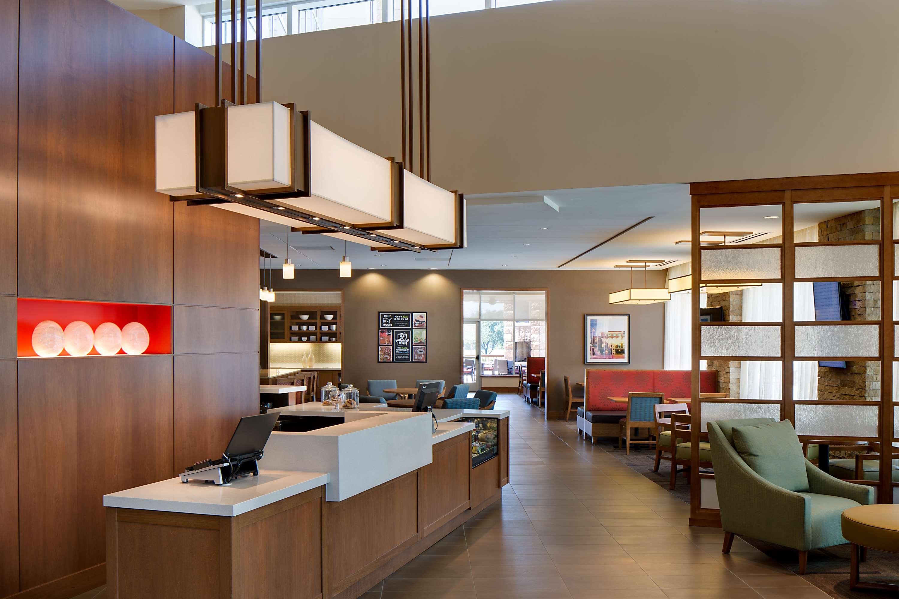 Vista Lobby Hyatt Place DFW