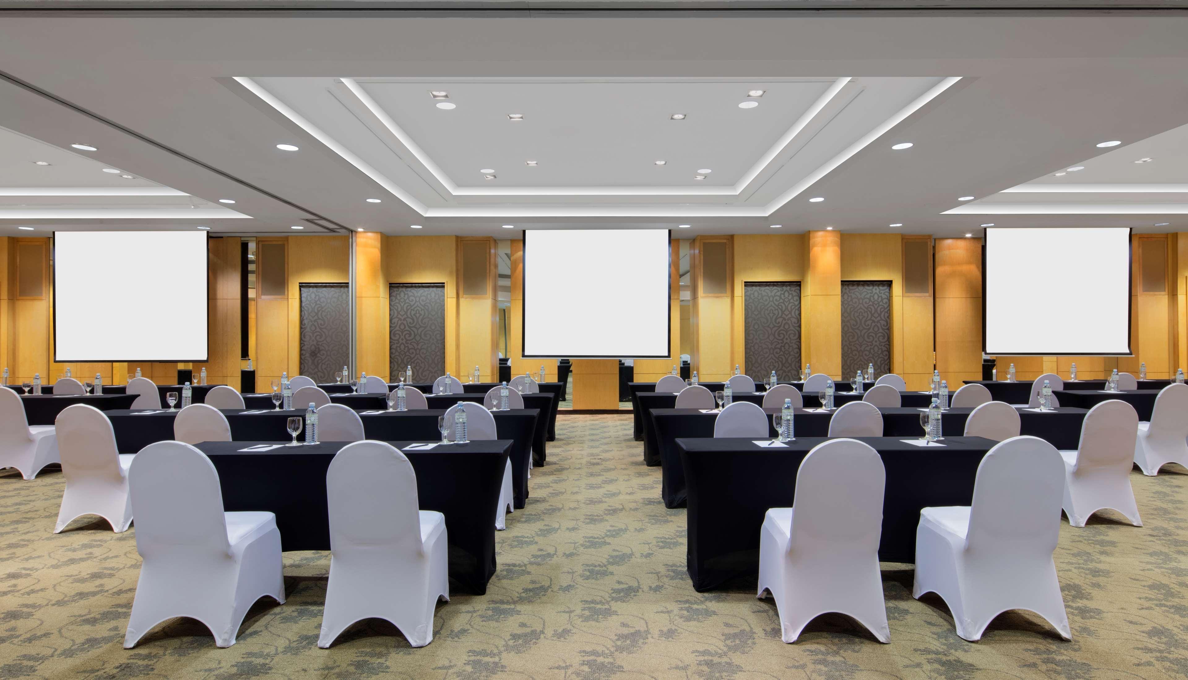 Vista Exterior Radisson Hotel Brunei Darussalam