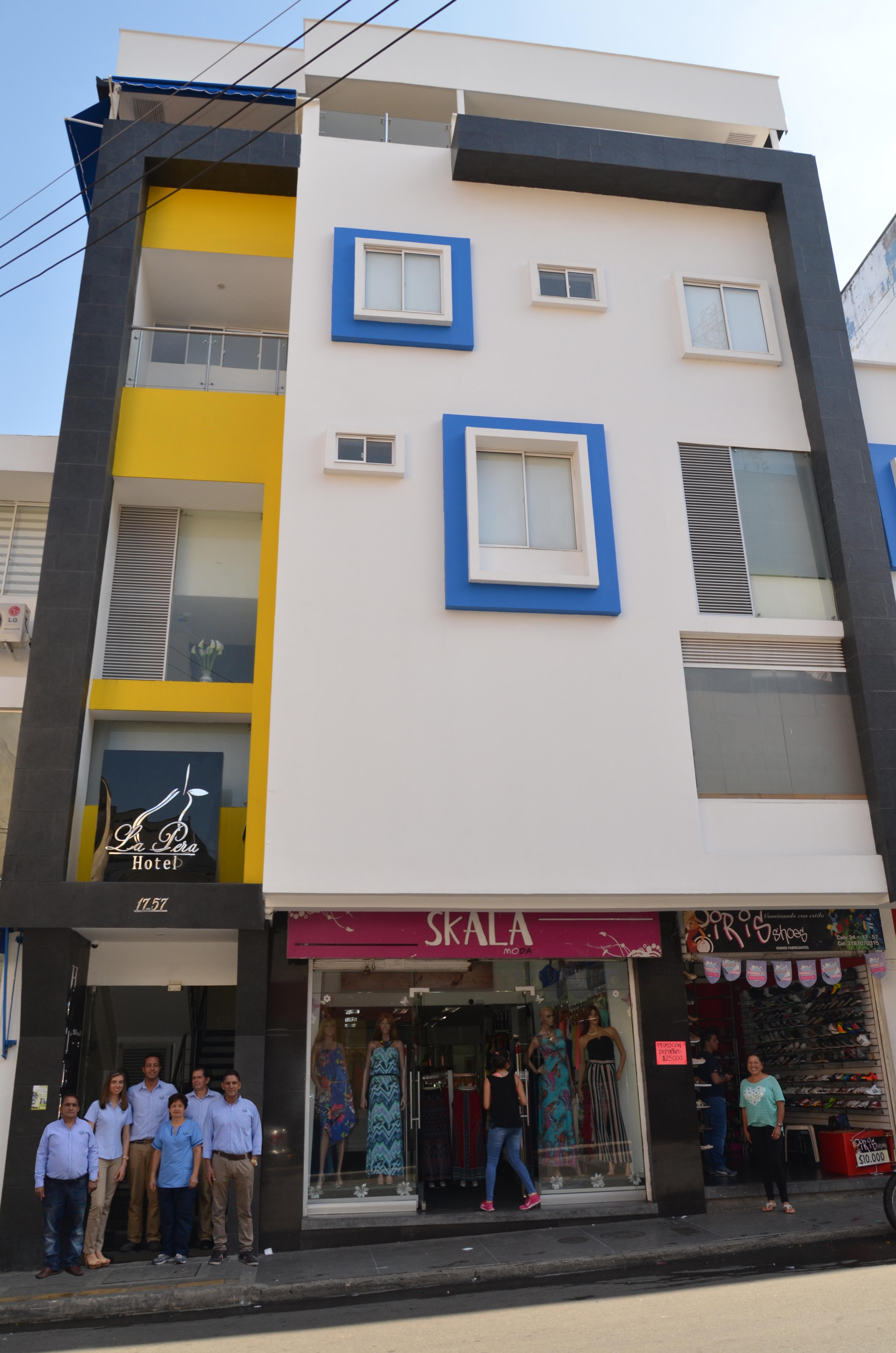 Vista Exterior La Pera Hotel