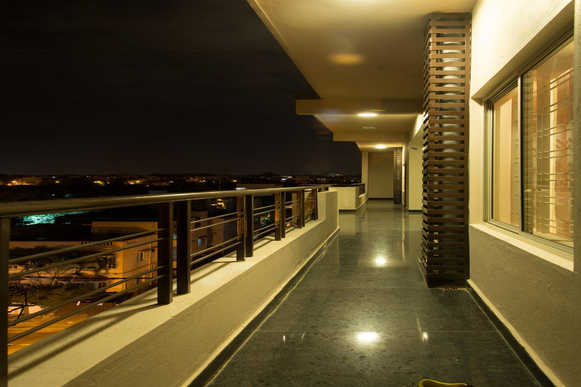 Vista Lobby Triente Suites