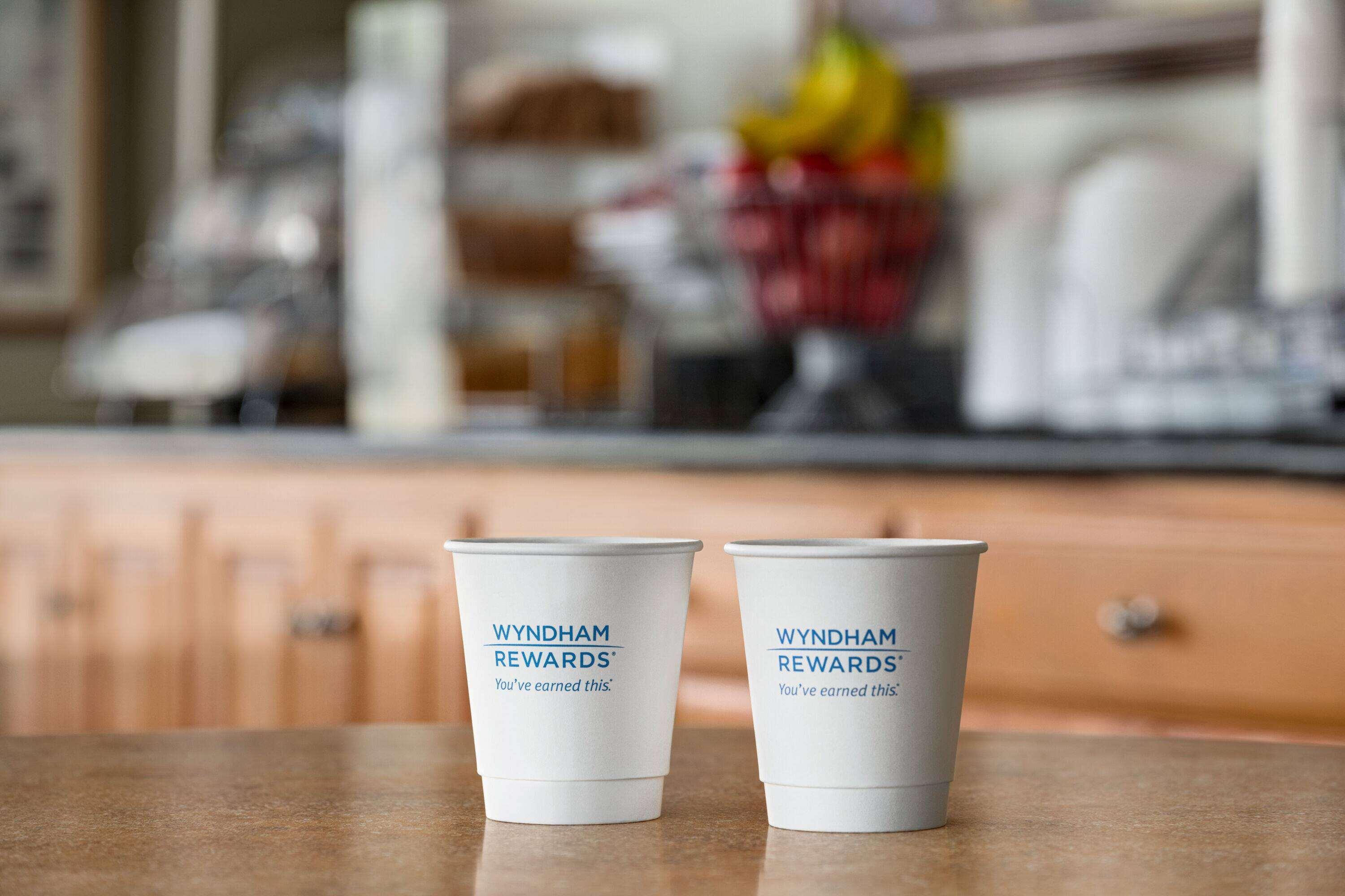 Restaurant Super 8 by Wyndham Lindsay Olive Tree