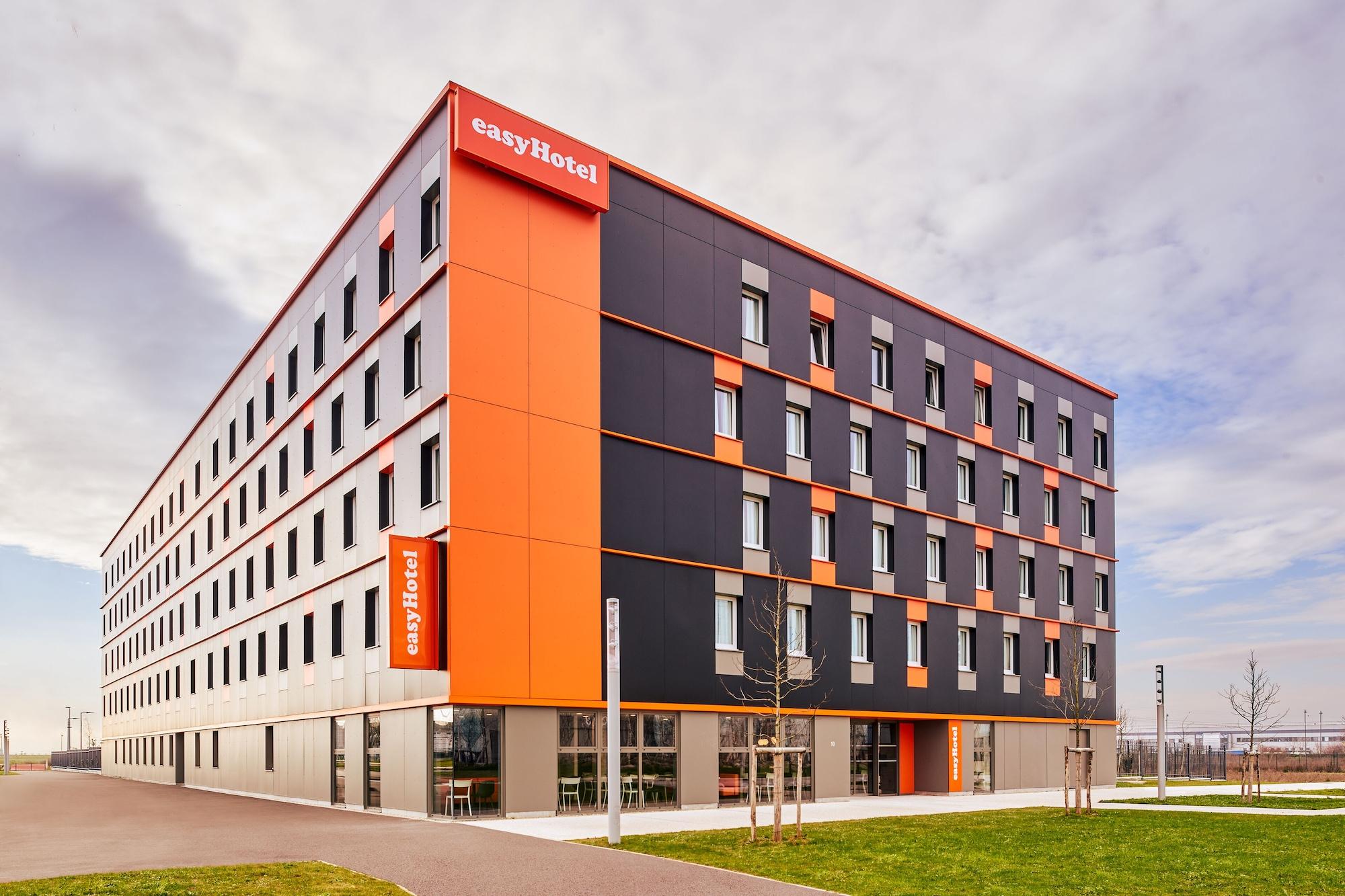 Varios easyHotel Paris Charles de Gaulle