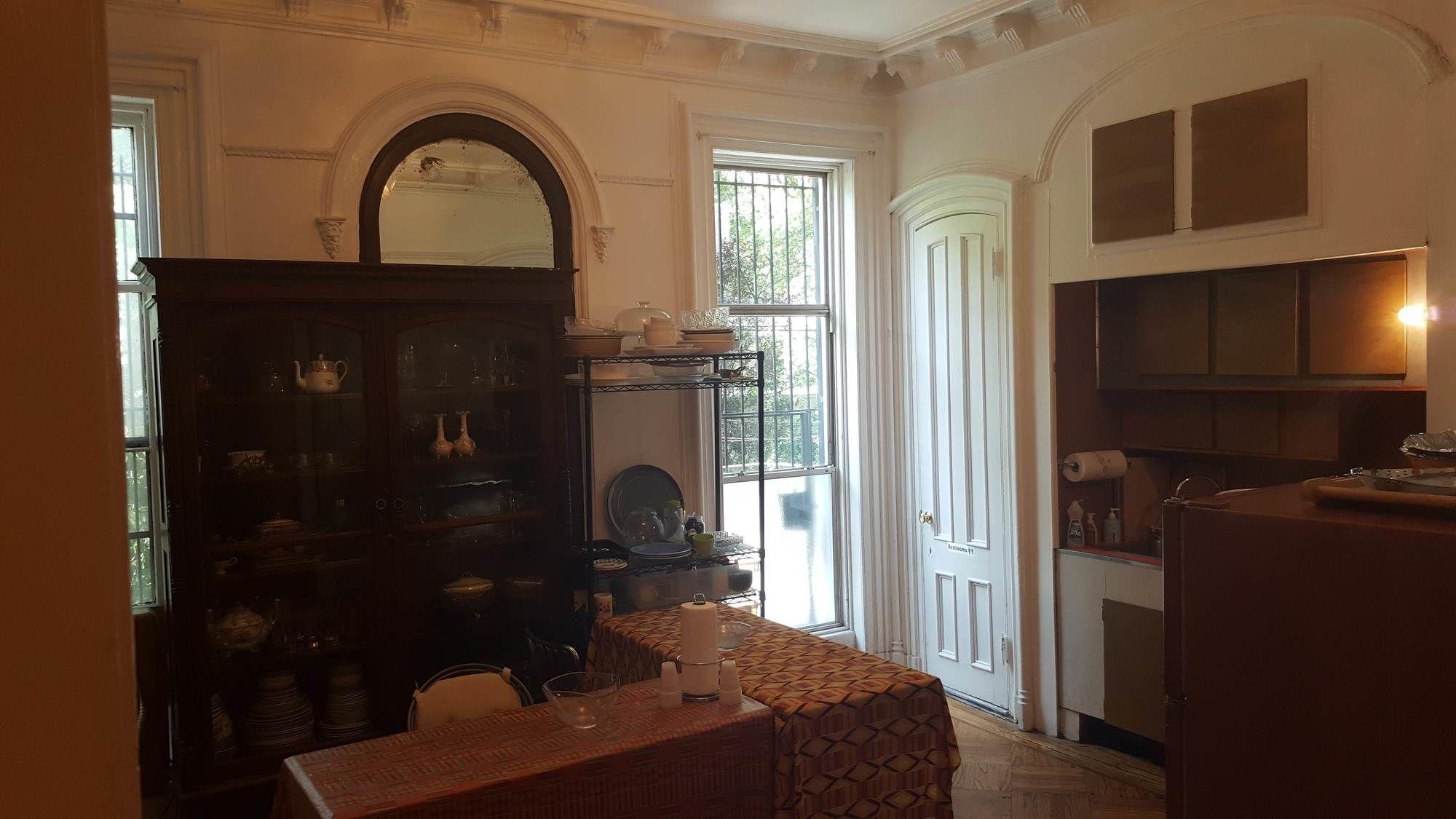 Varios Illumination Bed & Breakfast