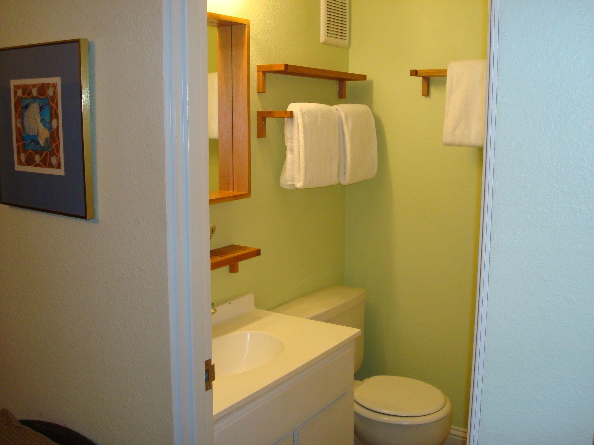 Varios Peace of Paradise 406bh 2 Bedrooms 2 Bathrooms Condo