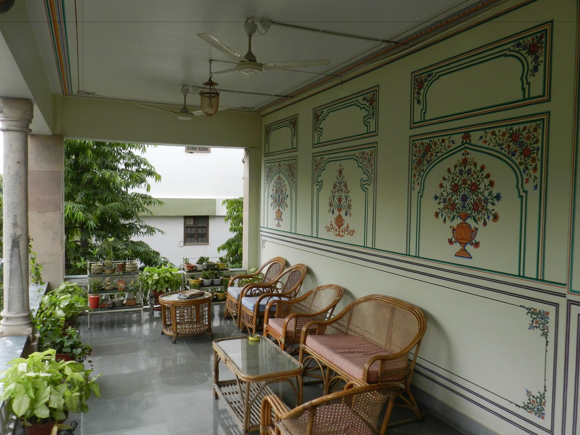 Vista Lobby Tara Niwas