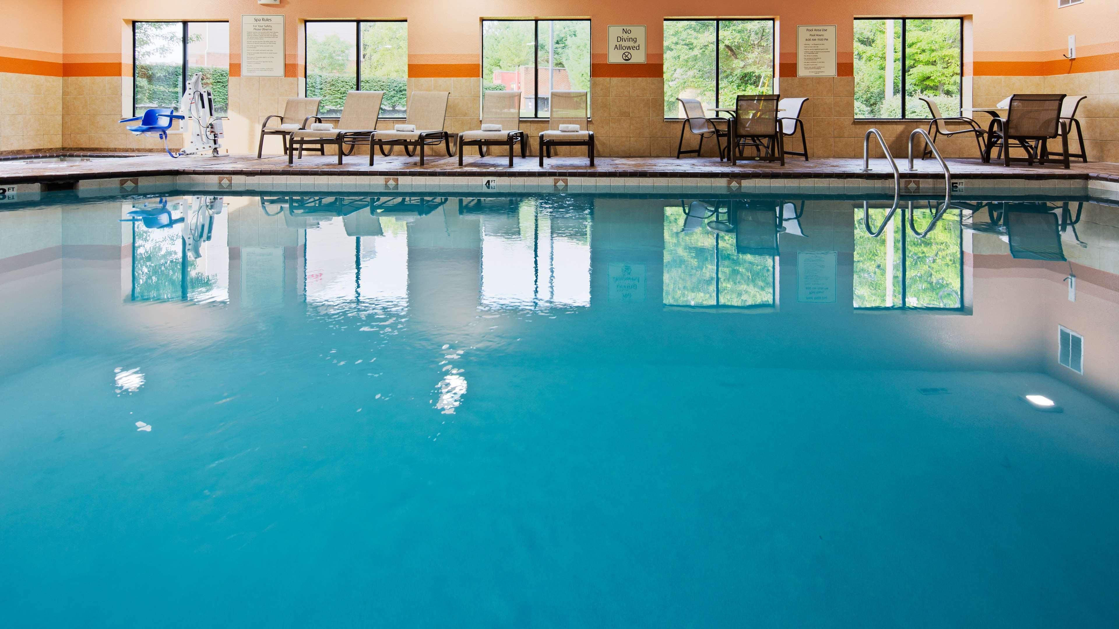 Vista Piscina Best Western Plus Georgetown Corporate Center Hotel