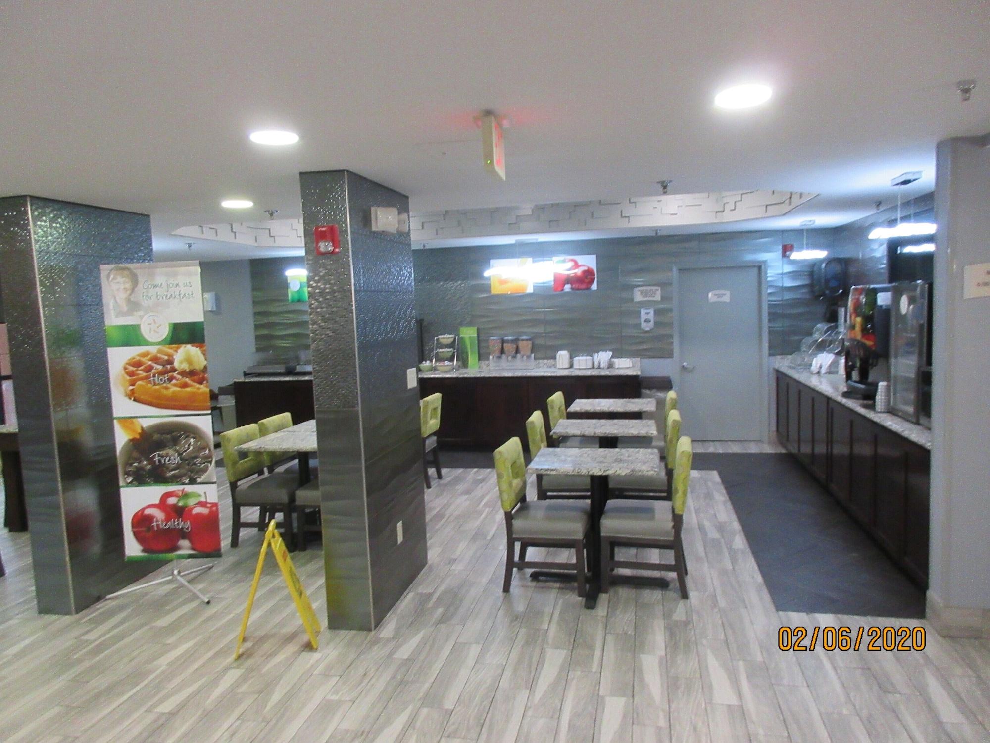 Restaurant Quality Inn & Suites Montgomery East Carmichael Rd