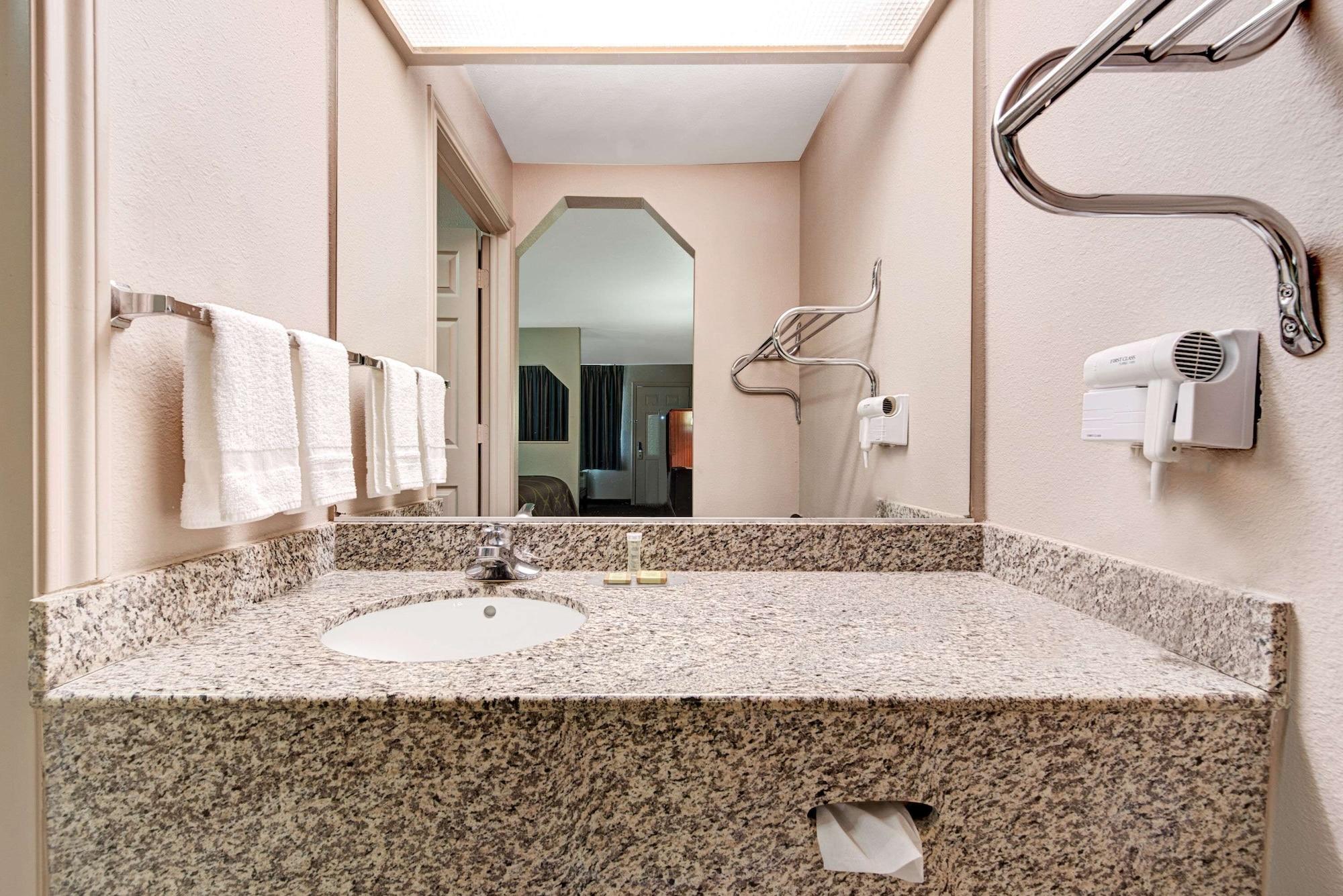 Equipamiento de Habitación Super 8 by Wyndham Richardson Dallas