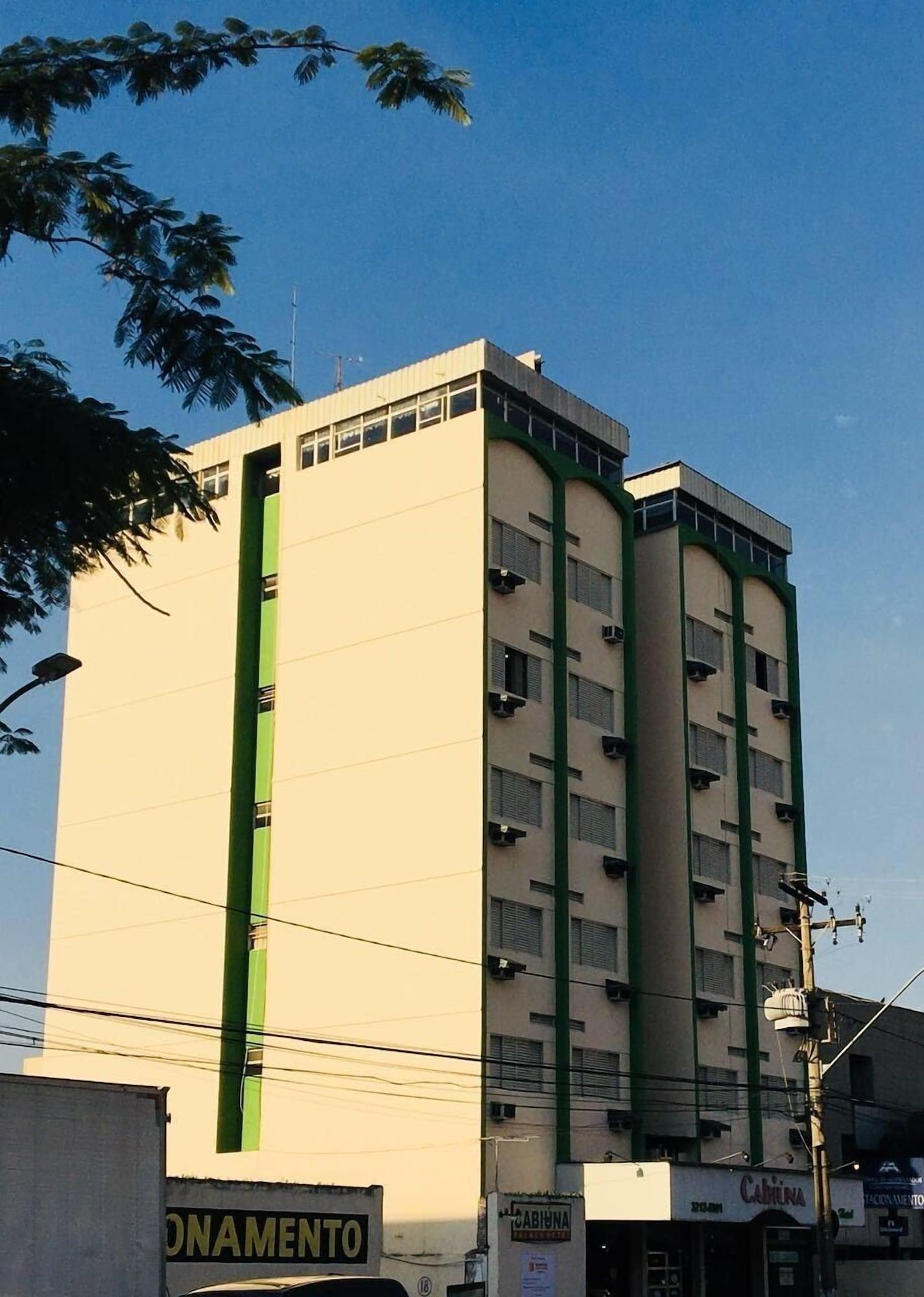 Vista Exterior Cabiúna Palace Hotel