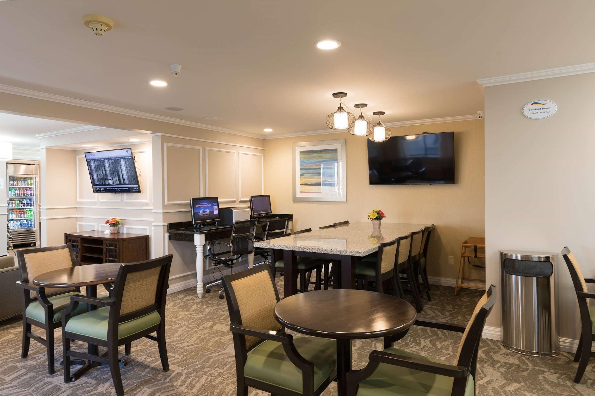 Restaurant Baymont by Wyndham Detroit Airport/Romulus