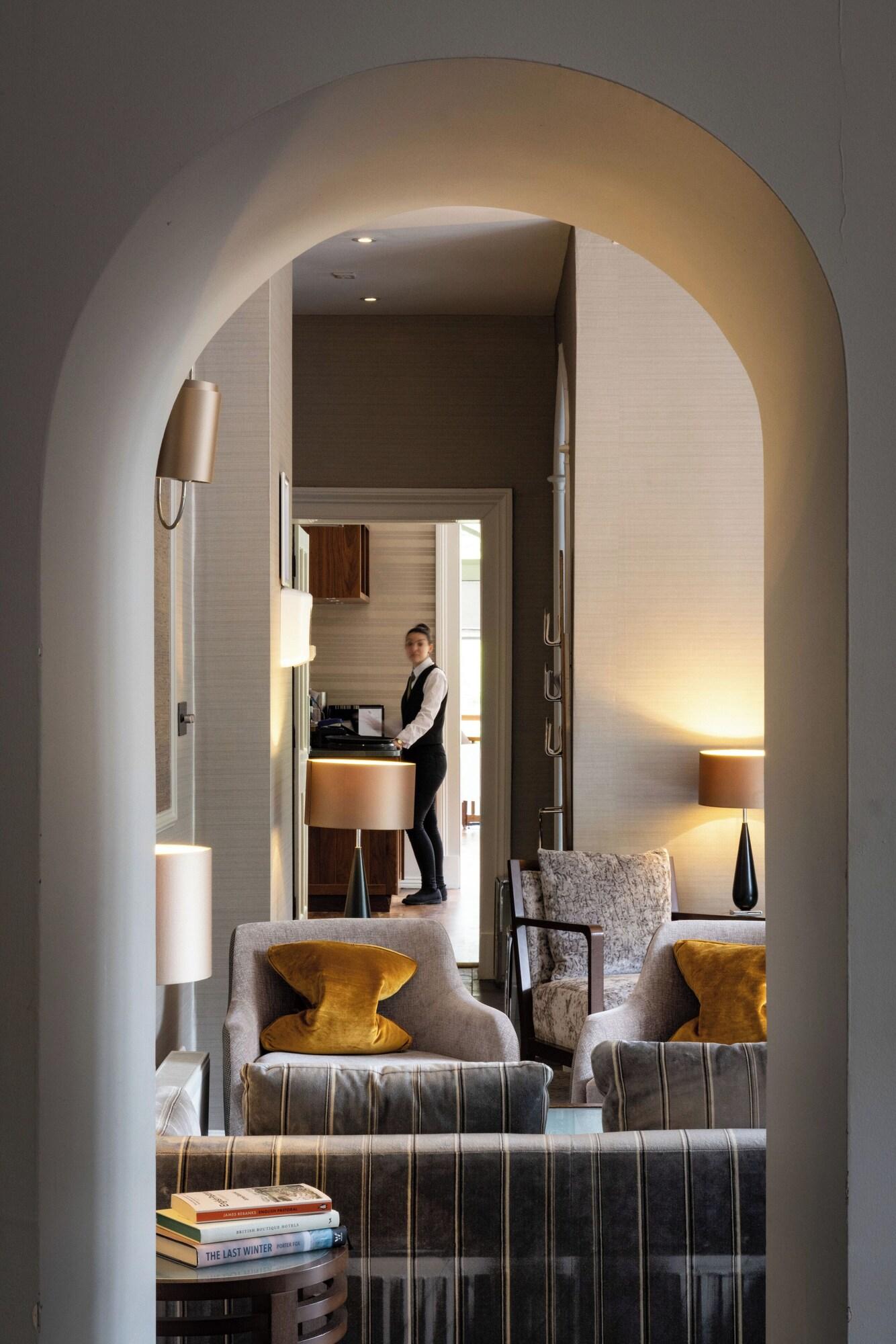 Vista Lobby Rothay Garden by Harbour Hotels