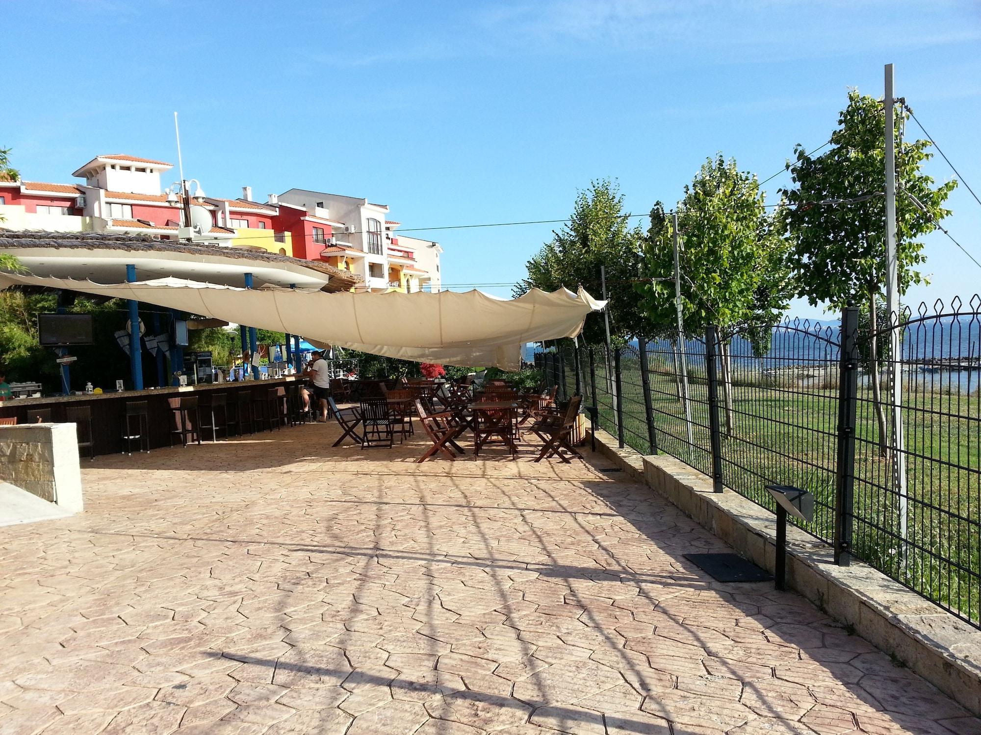 Restaurant Menada Ravda Apartments