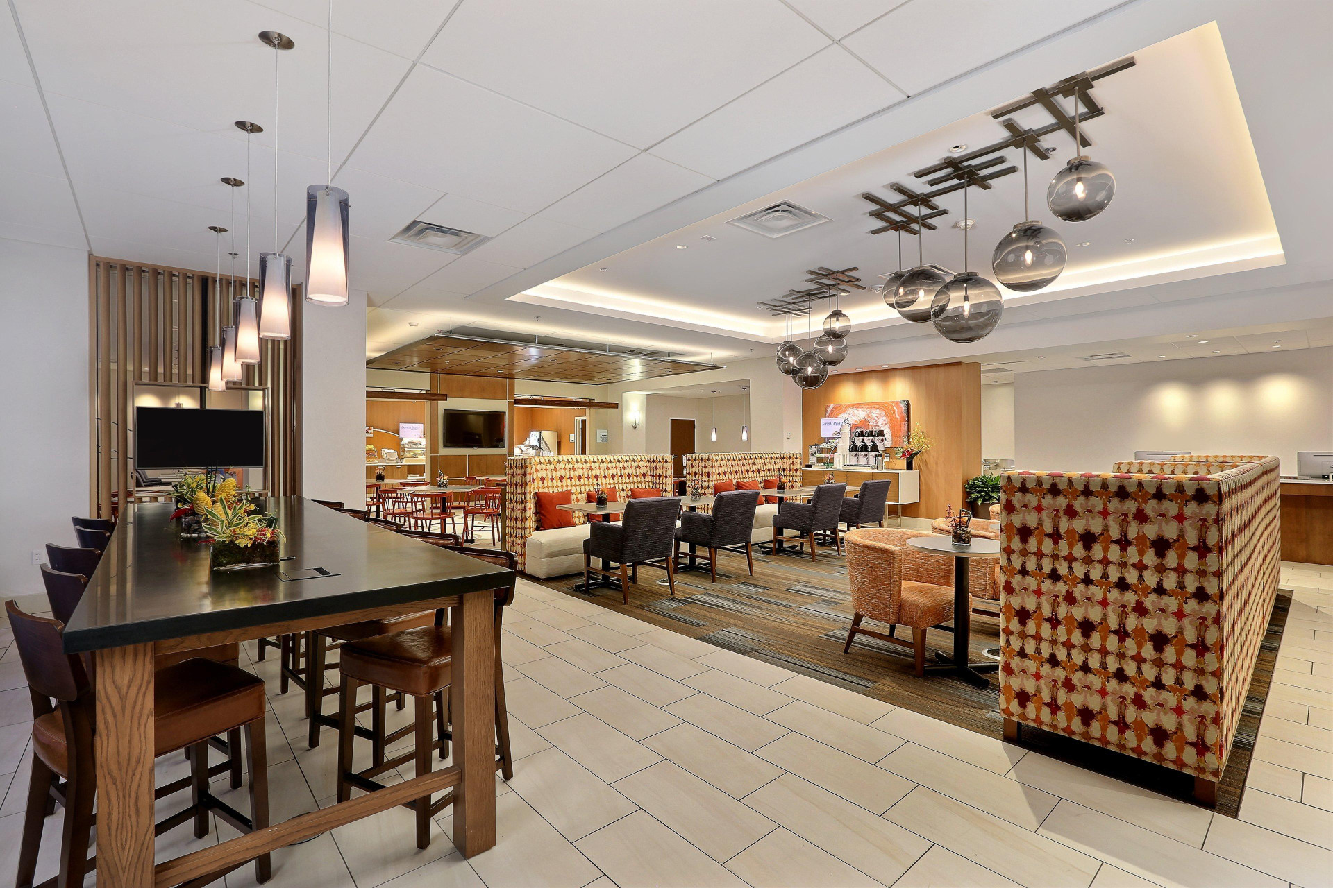 Vista Lobby Holiday Inn Express Denver Downtown by IHG