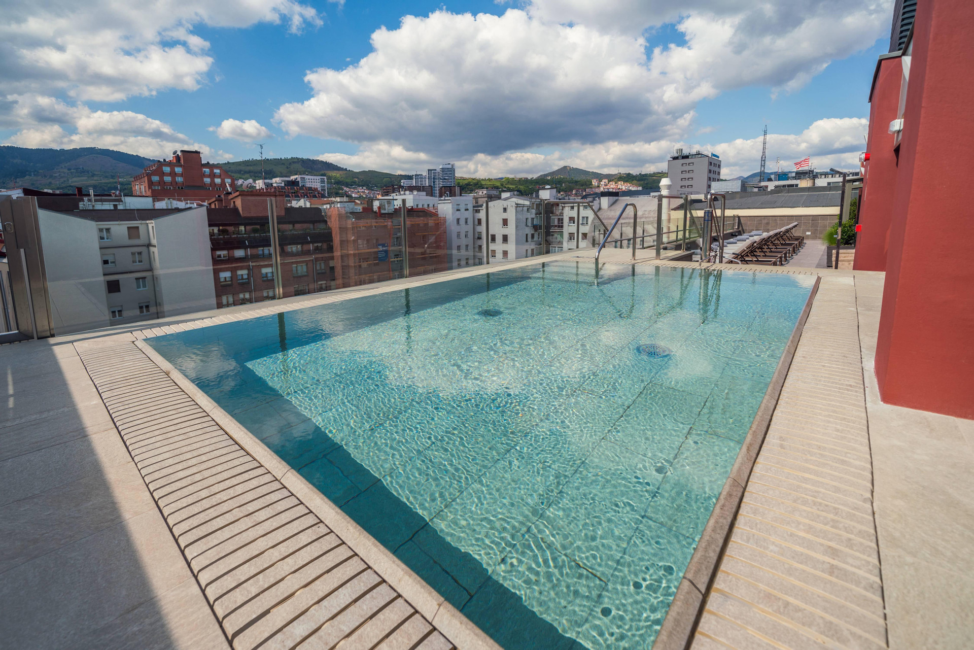 Vista Piscina Catalonia Gran Vía Bilbao