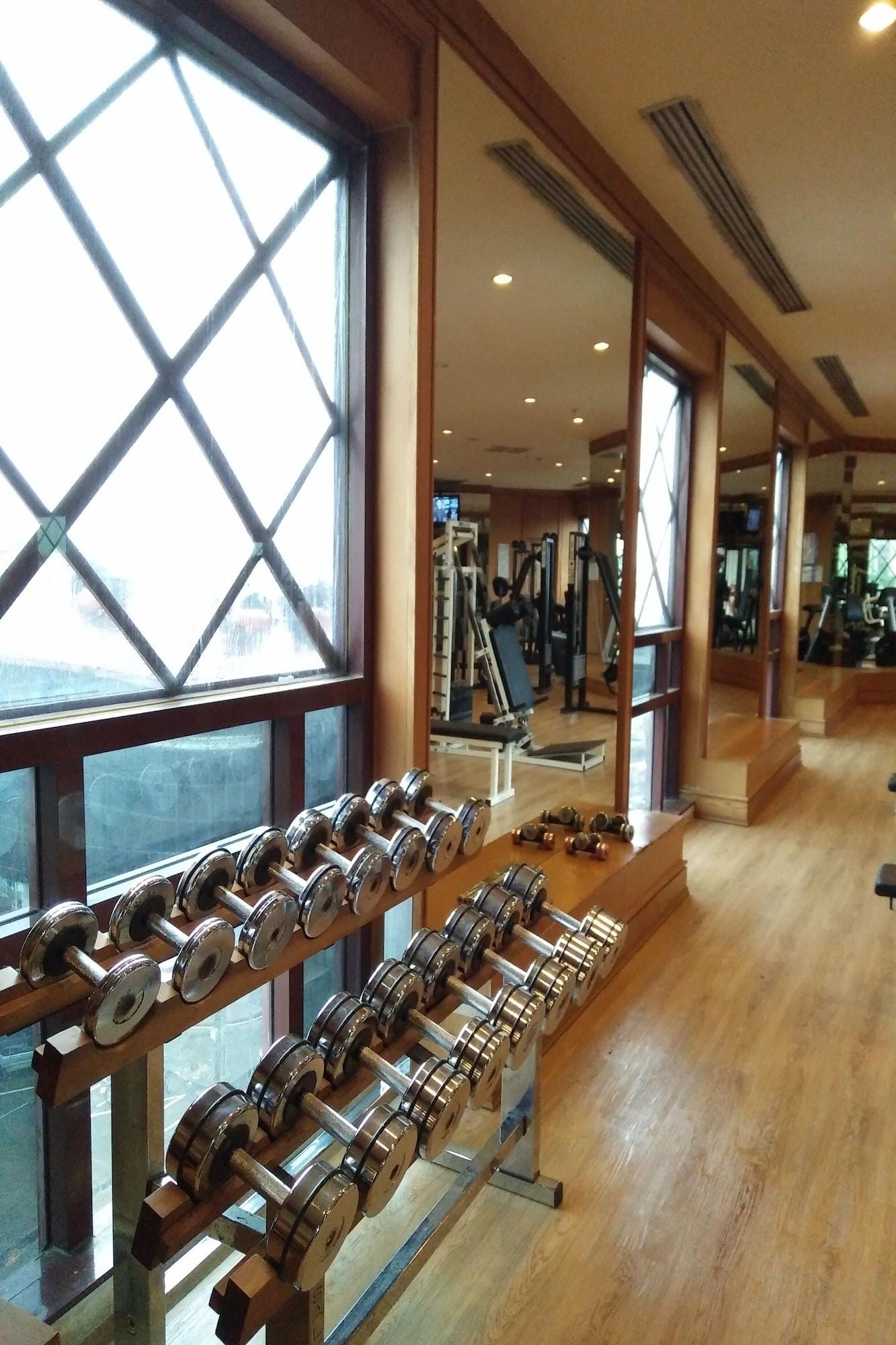 Gimnasio Thumrin Thana Hotel