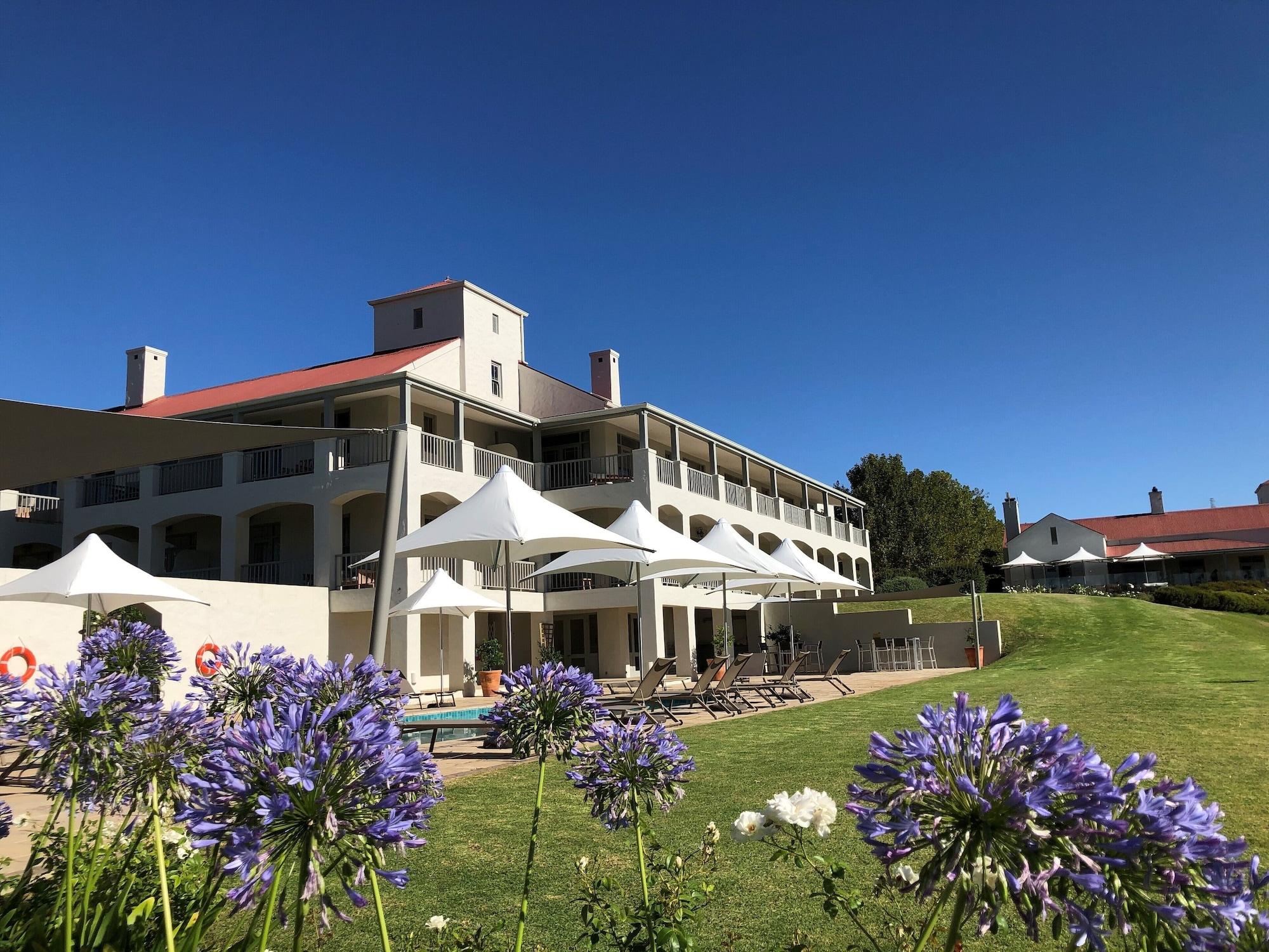 Vista Exterior Asara Wine Estate & Hotel