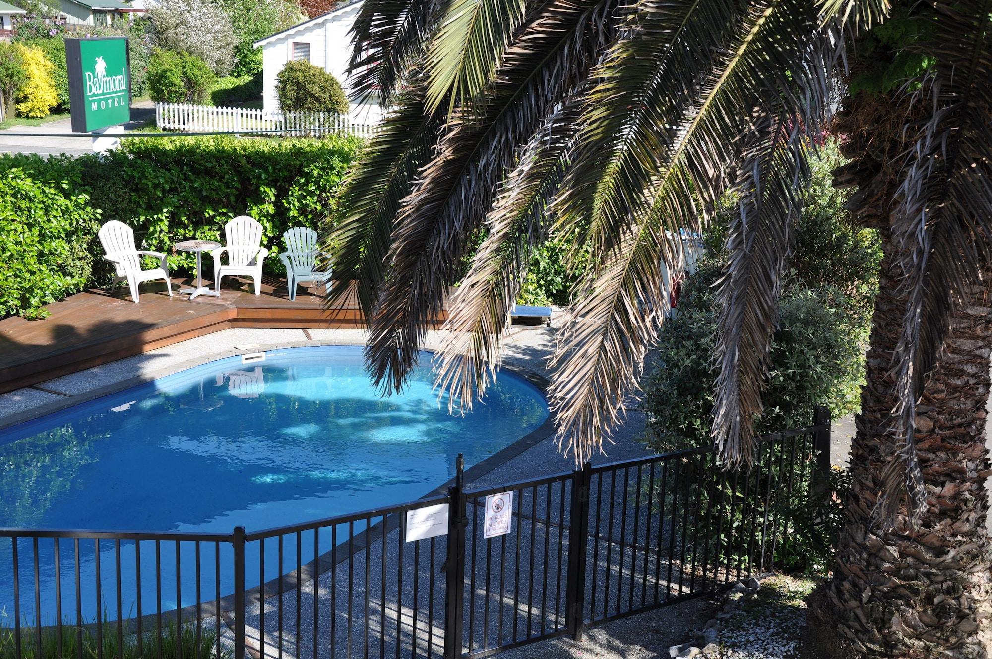 Varios Balmoral Motel