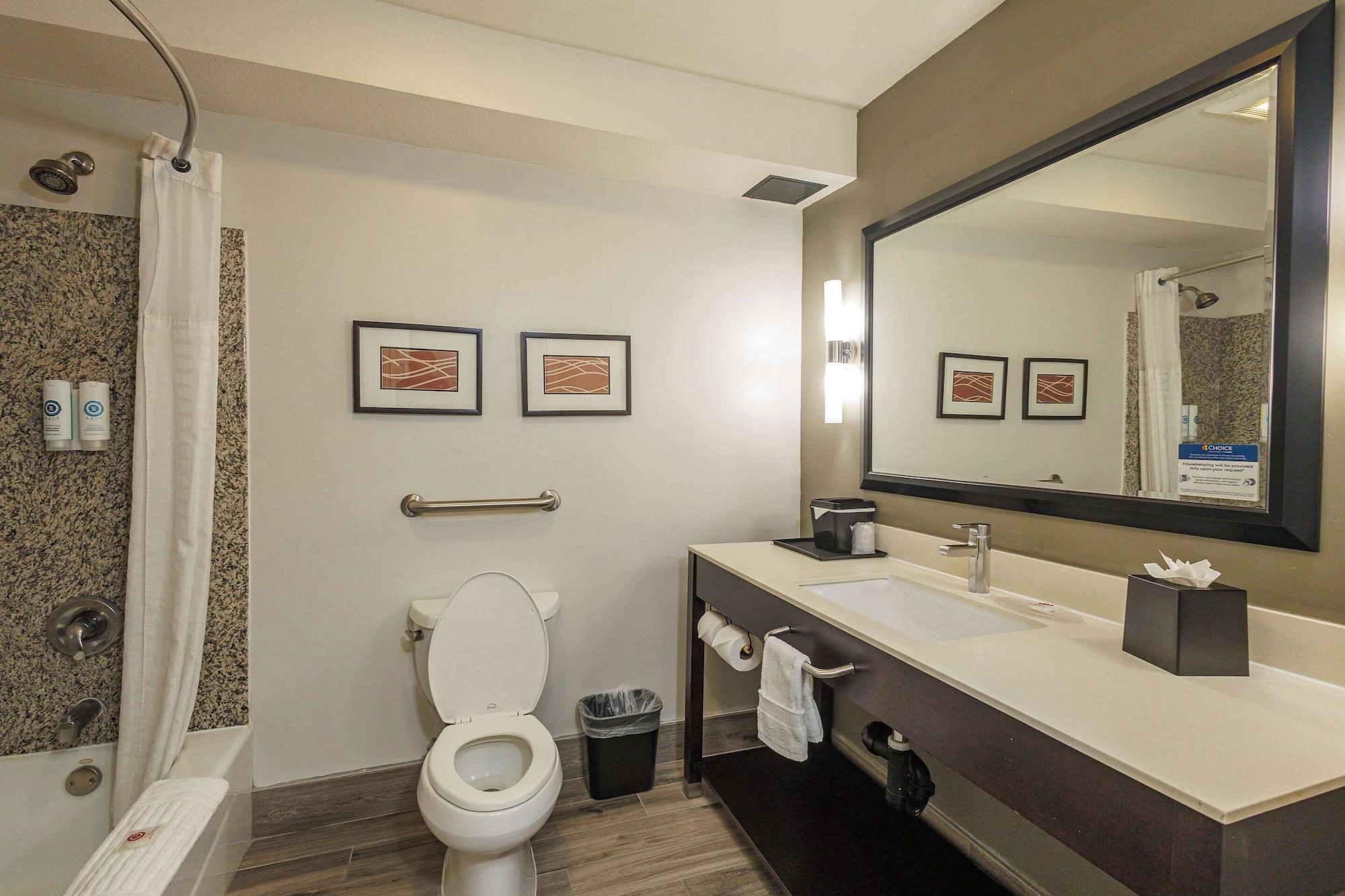 Equipamiento de Habitación Comfort Inn & Suites Near Universal - N. Hollywood - Burbank