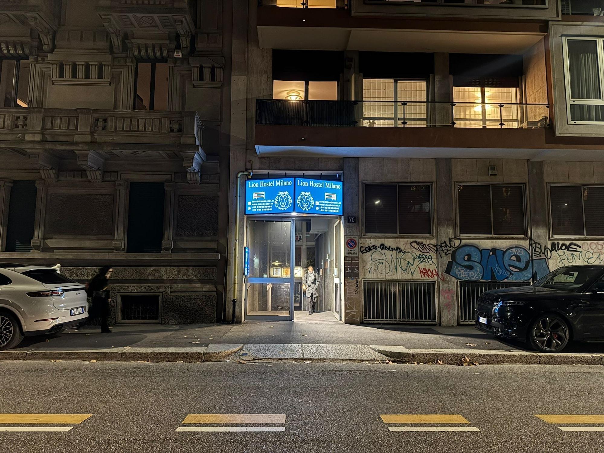 Vista Exterior Lion University & Youth Hostel Milan
