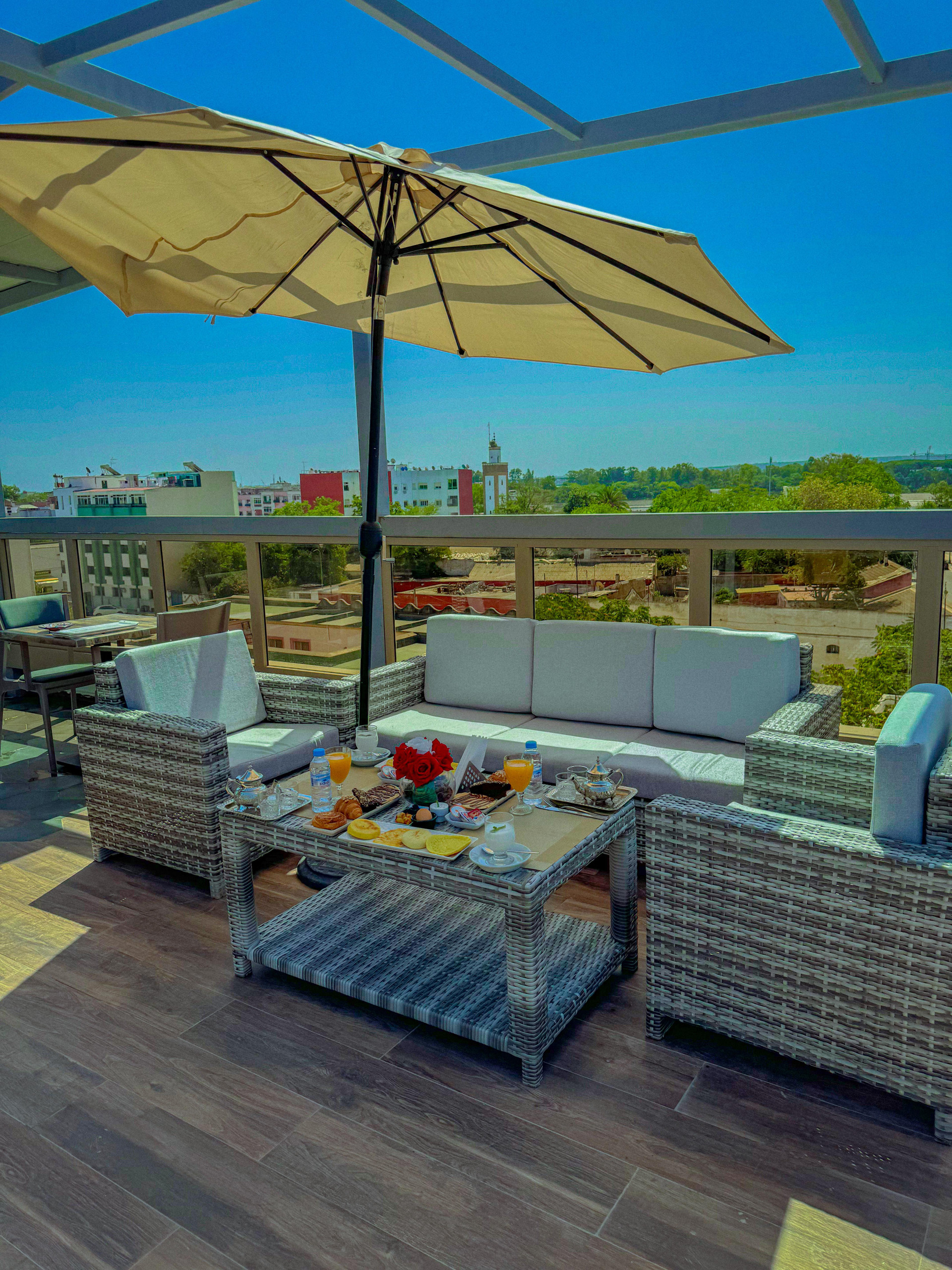 Varios Razane Hotel